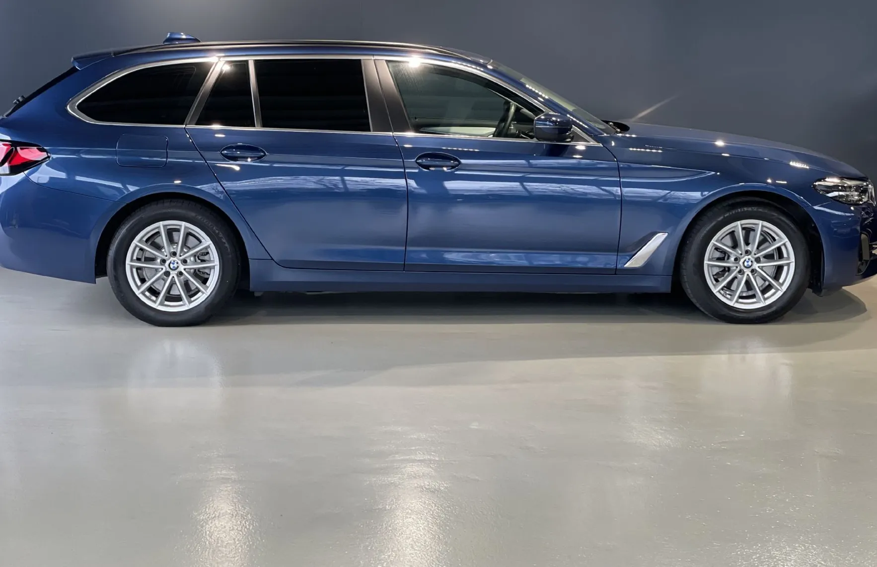 Zunanja slika - BMW Serija 5 - Touring: 1.LASTNIK-BUSINESS-RADAR-NAVI-MEMORY-USNJE - 4