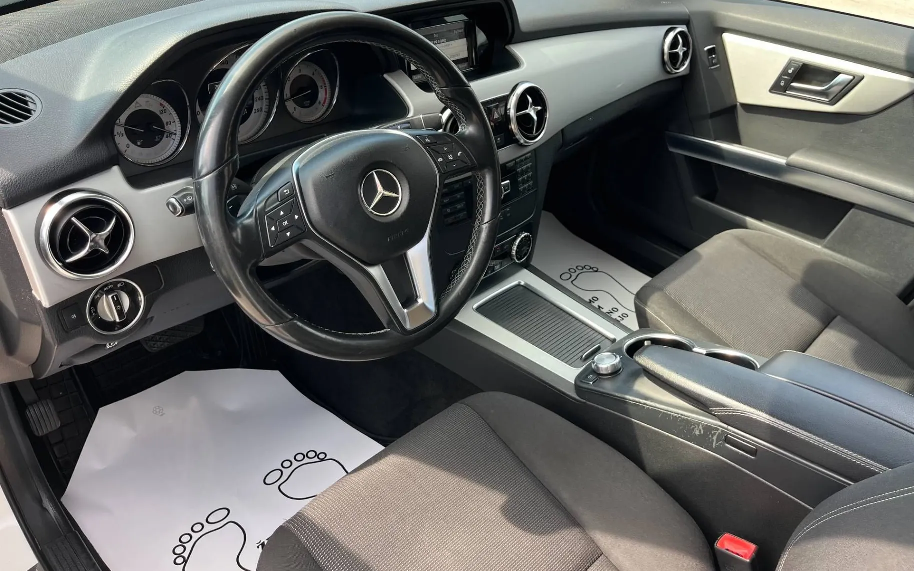 Notranja slika - Mercedes-Benz GLK-Razred - GLK 200 CDI-1 LASTNIK-LED-NAVI-19 COL-ODLIČEN... - 9