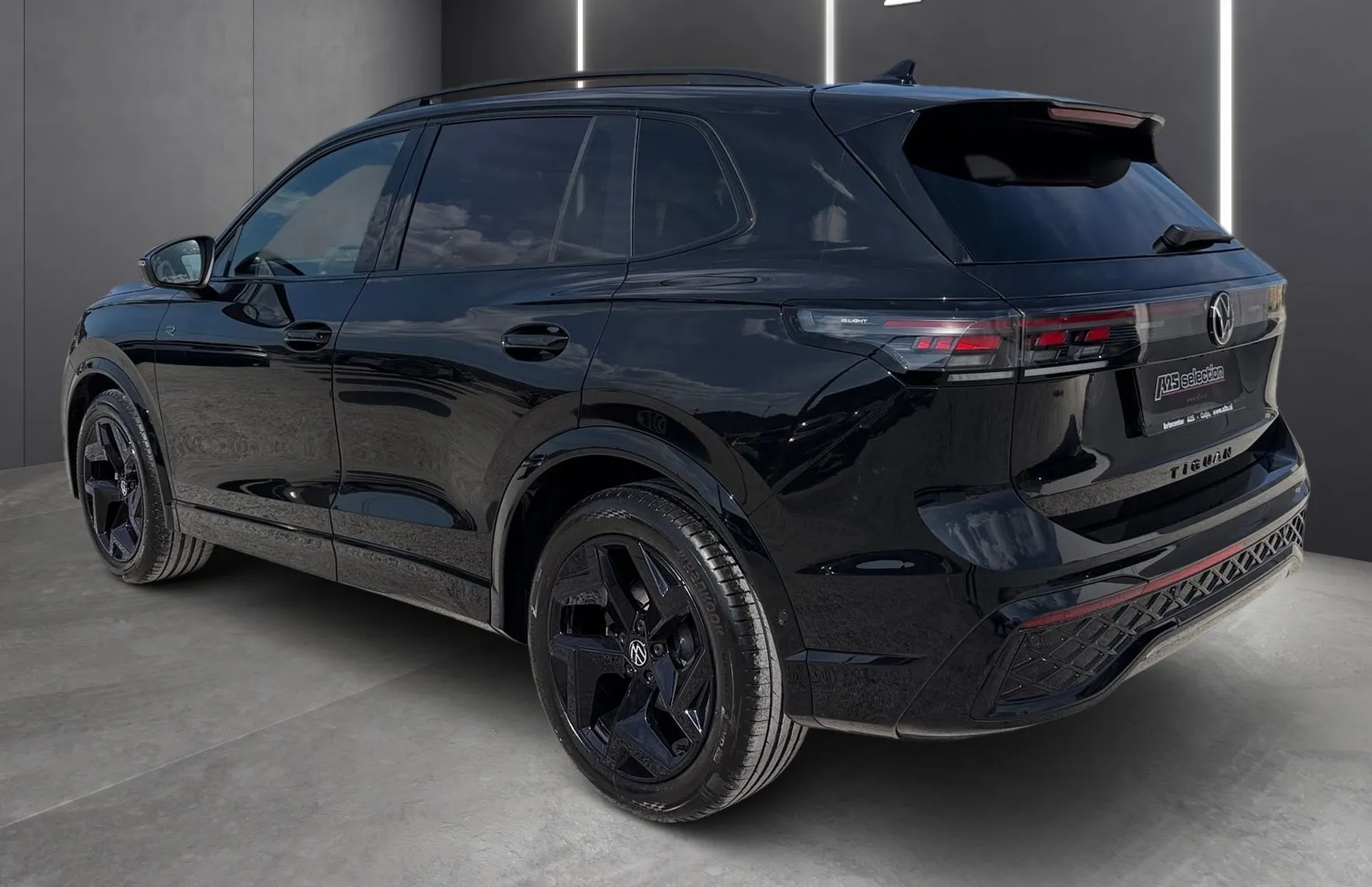 Zunanja slika - VW Tiguan - 1.5 eTSI DSG R-Line Black Style-Comfort Plus-SLO.. - 4
