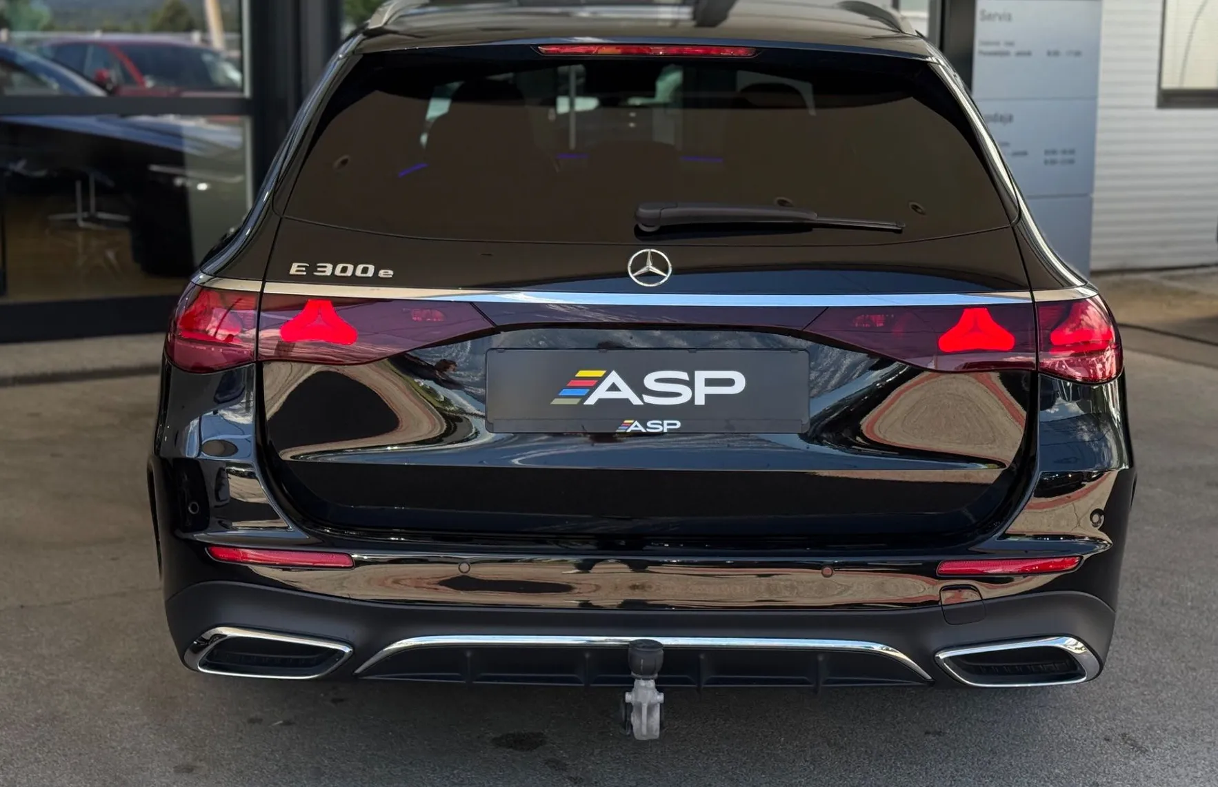 Zunanja slika - Mercedes-Benz E-Razred - 300e T AMG LINE - 5