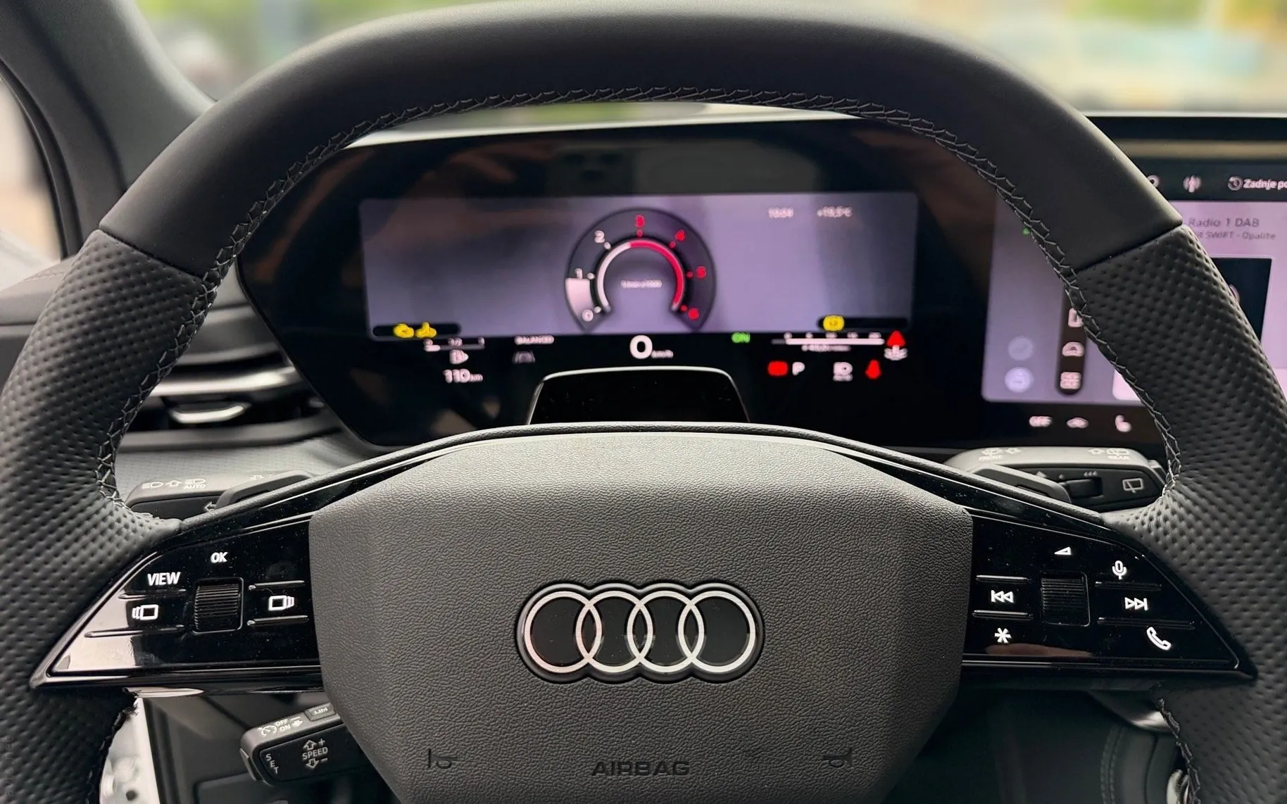 Notranja slika - Audi Q5 - TDI quattro 150 kW - 8