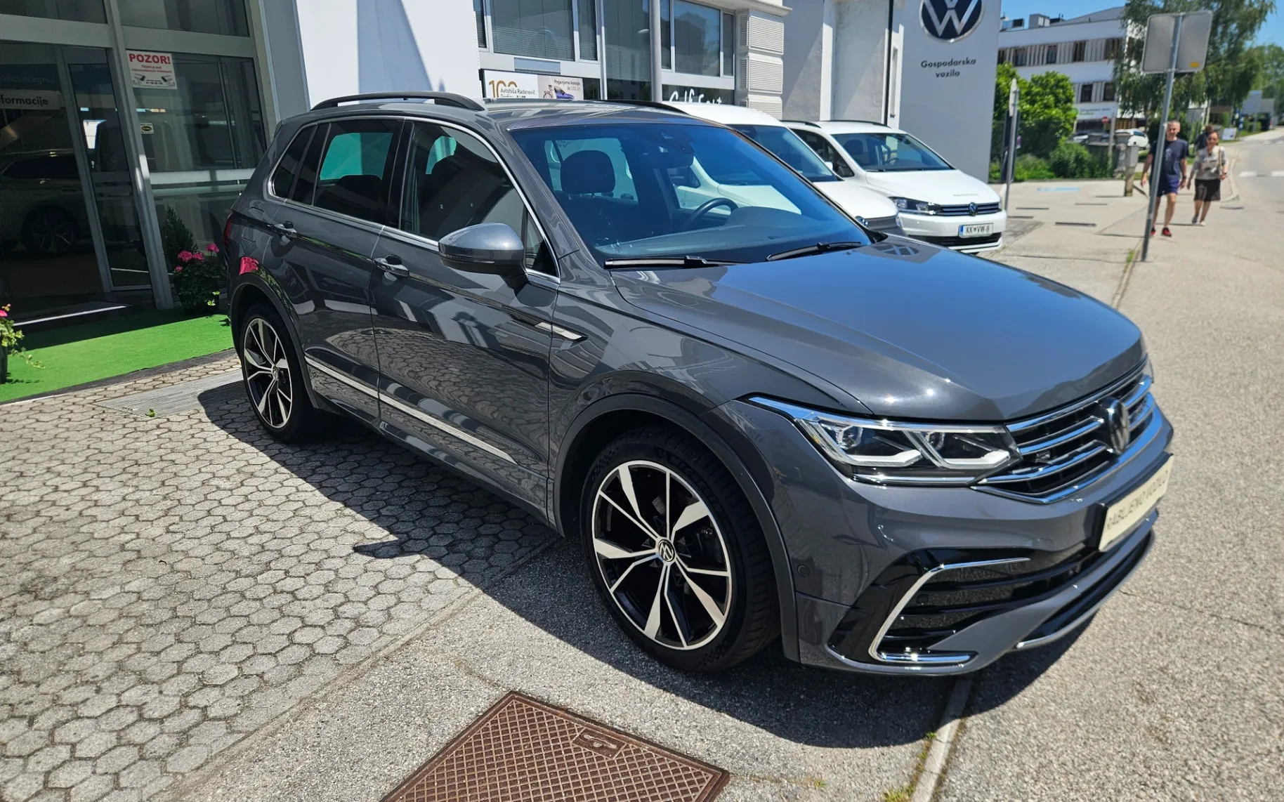 Zunanja slika - VW Tiguan - 2.0 TDI R-Line DSG - 2