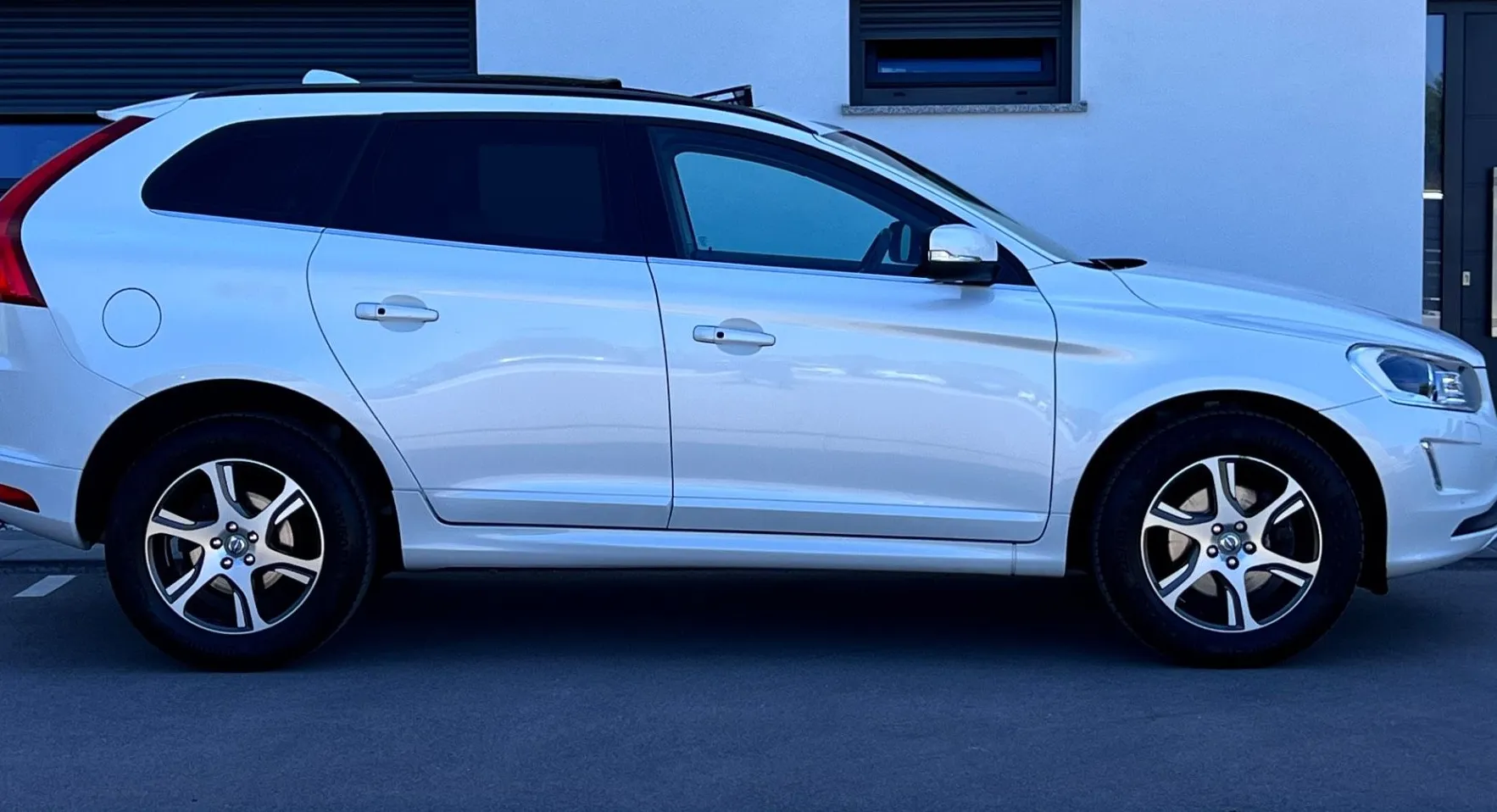 Zunanja slika - Volvo XC60 - T5 Summum Geartronic+1.LAST+NAVI+XENON - 4
