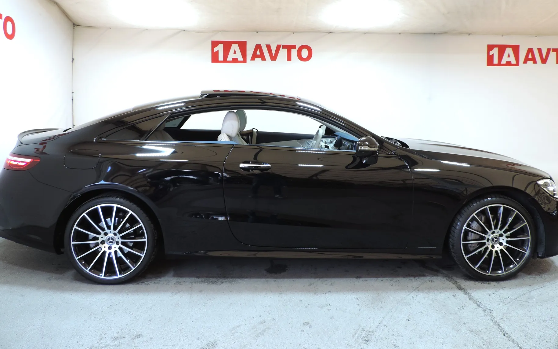 Zunanja slika - Mercedes-Benz E-Razred - 300d 4-MATIC AUT. - 10