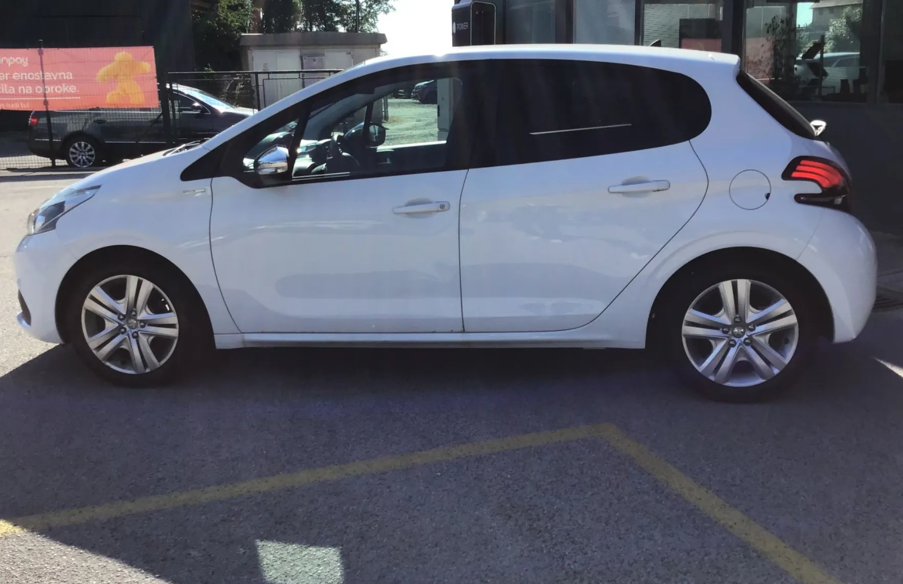 Zunanja slika - Peugeot 208 - 1.2 - 8