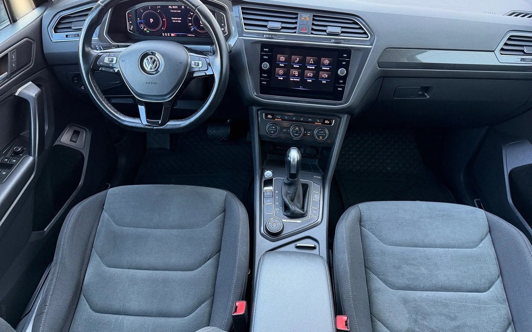 Notranja slika - Volkswagen Tiguan Allspace - 4motion 2.0 TDI BMT R-Line Edition DSG-DCC-20 COL - 10