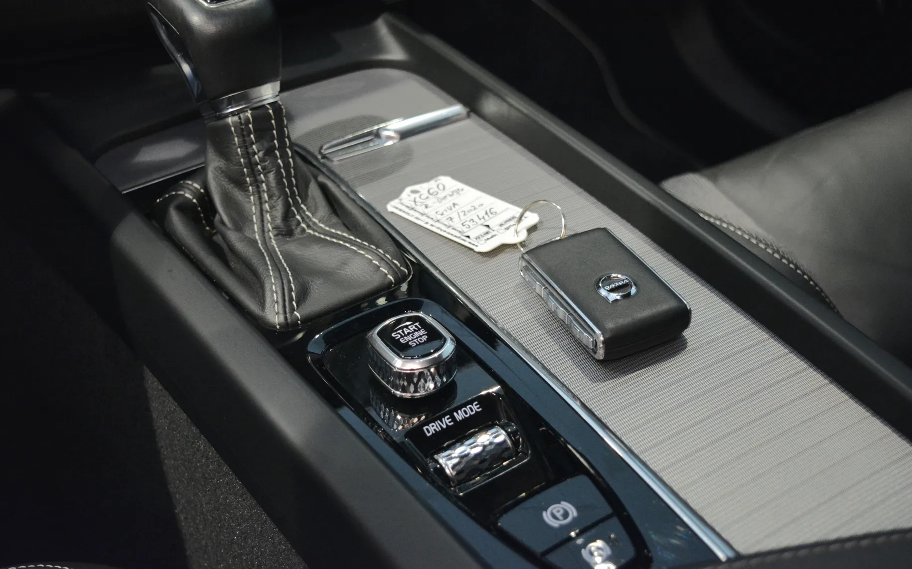 Zunanja slika - Volvo XC60 - D4 Avt. RDesign ACC-KLESS-KLJUKA-BLIS-HARMANKARDON - 11