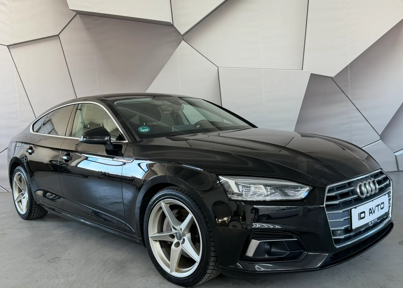 Zunanja slika - Audi A5 - Sportback 2,0 TDI Sport S tronic - 1