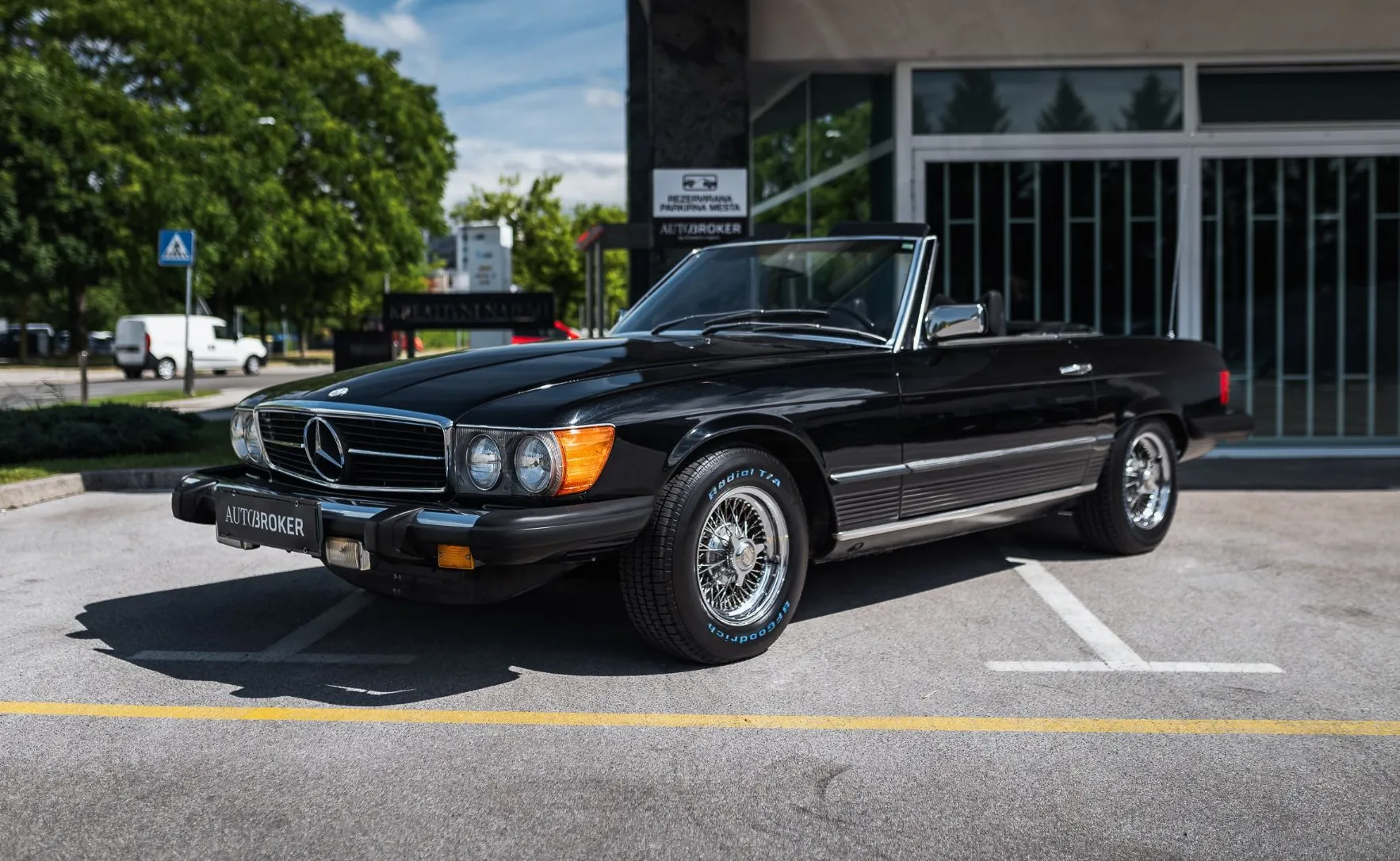 Zunanja slika - Mercedes-Benz SL-Razred - SL 450 4.5 V8 AUT. ALL BLACK mehka in trda streha - 10