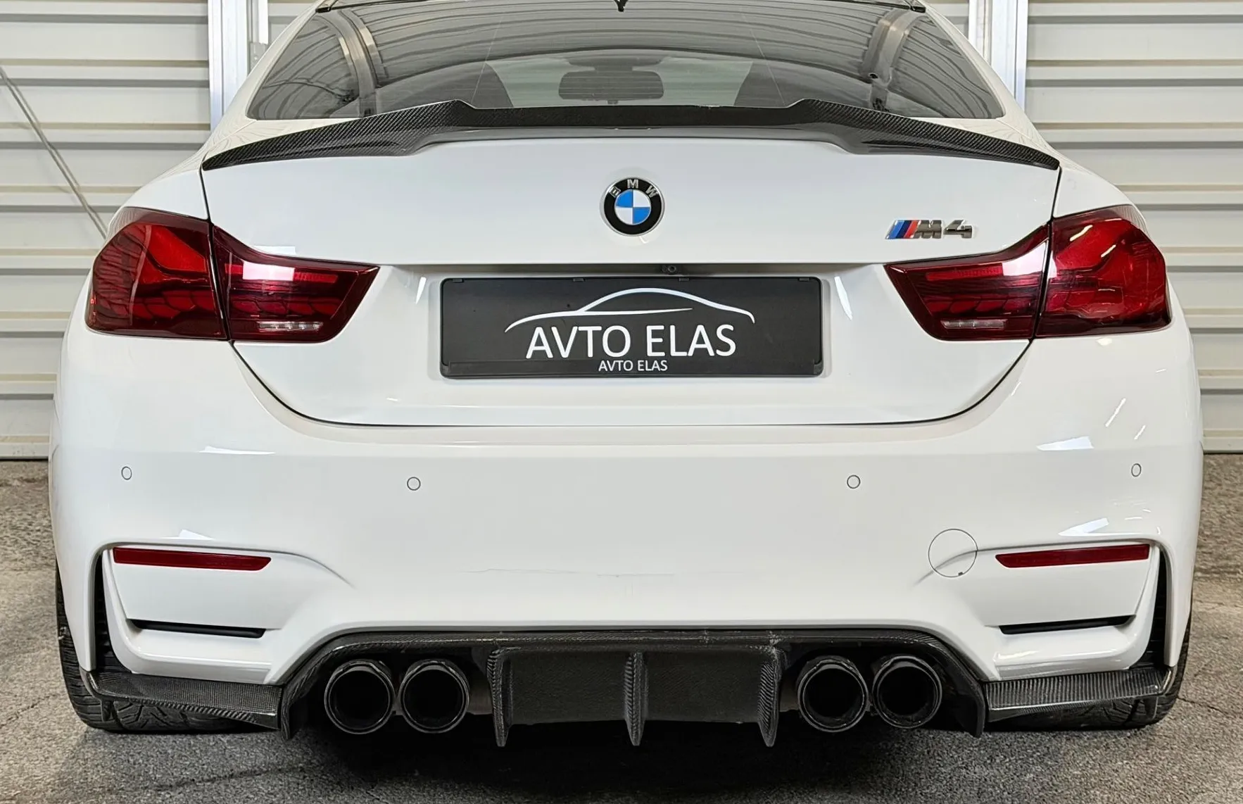 Zunanja slika - BMW M4 - Coupé - HARMAN - CARBON - KAMERA - HUD - PDC - 5