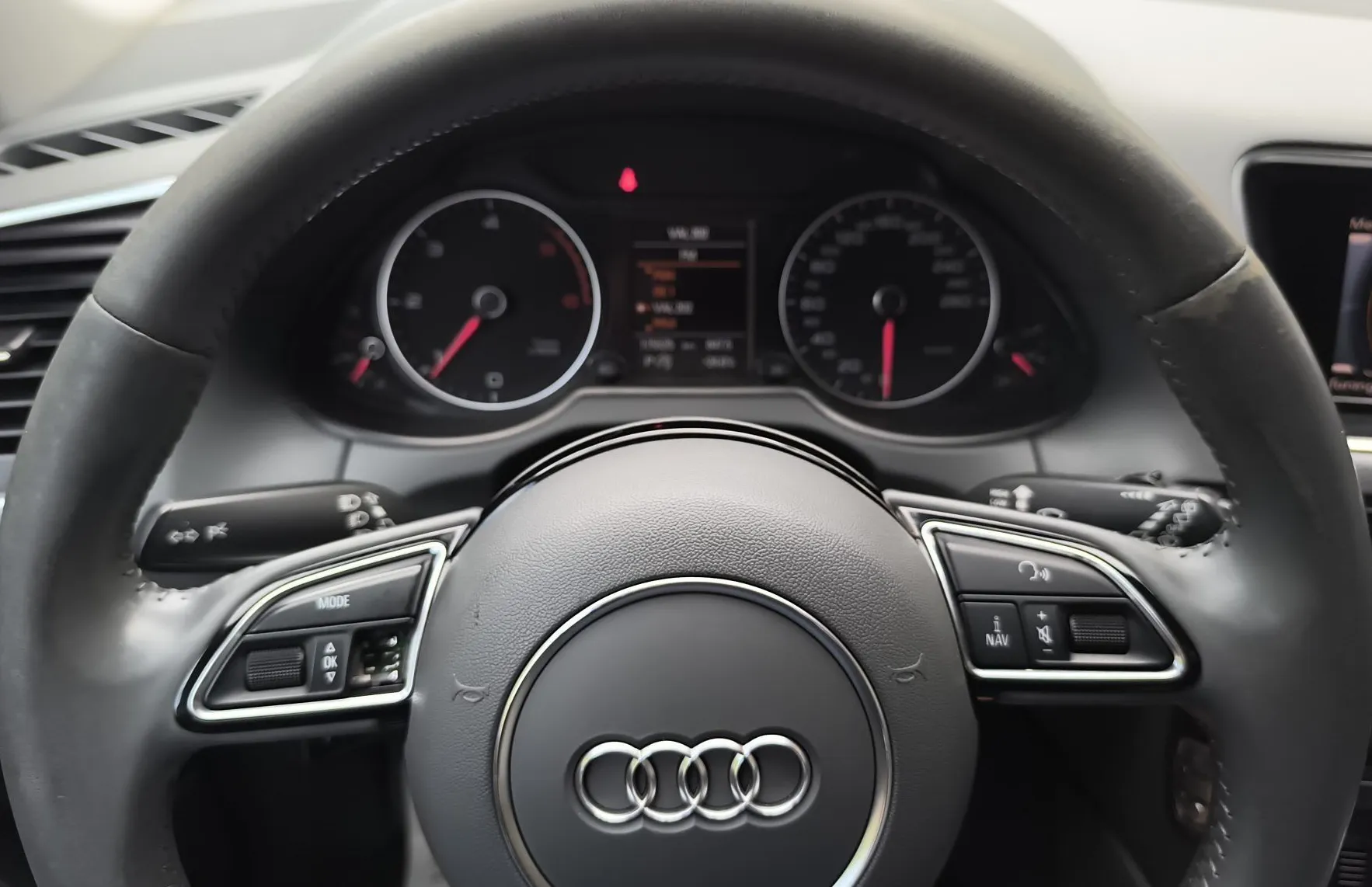Zunanja slika - Audi Q5 - quattro 2.0 TDI Business Plus- SAMO 175 TKM - 11