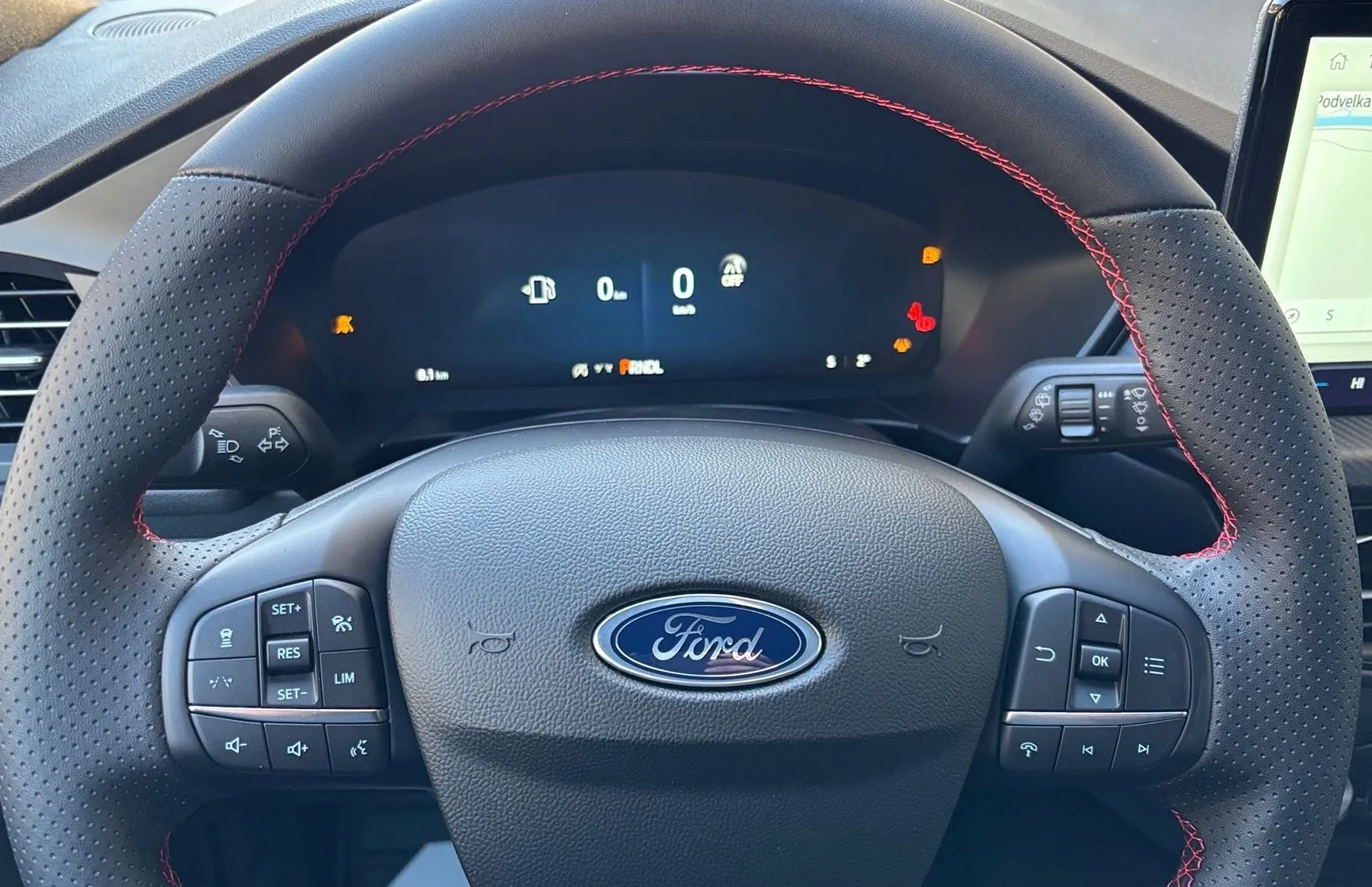 Zunanja slika - Ford Kuga - ST-Line X 1.5 EcoBoost 186PS A8 FWD - 16