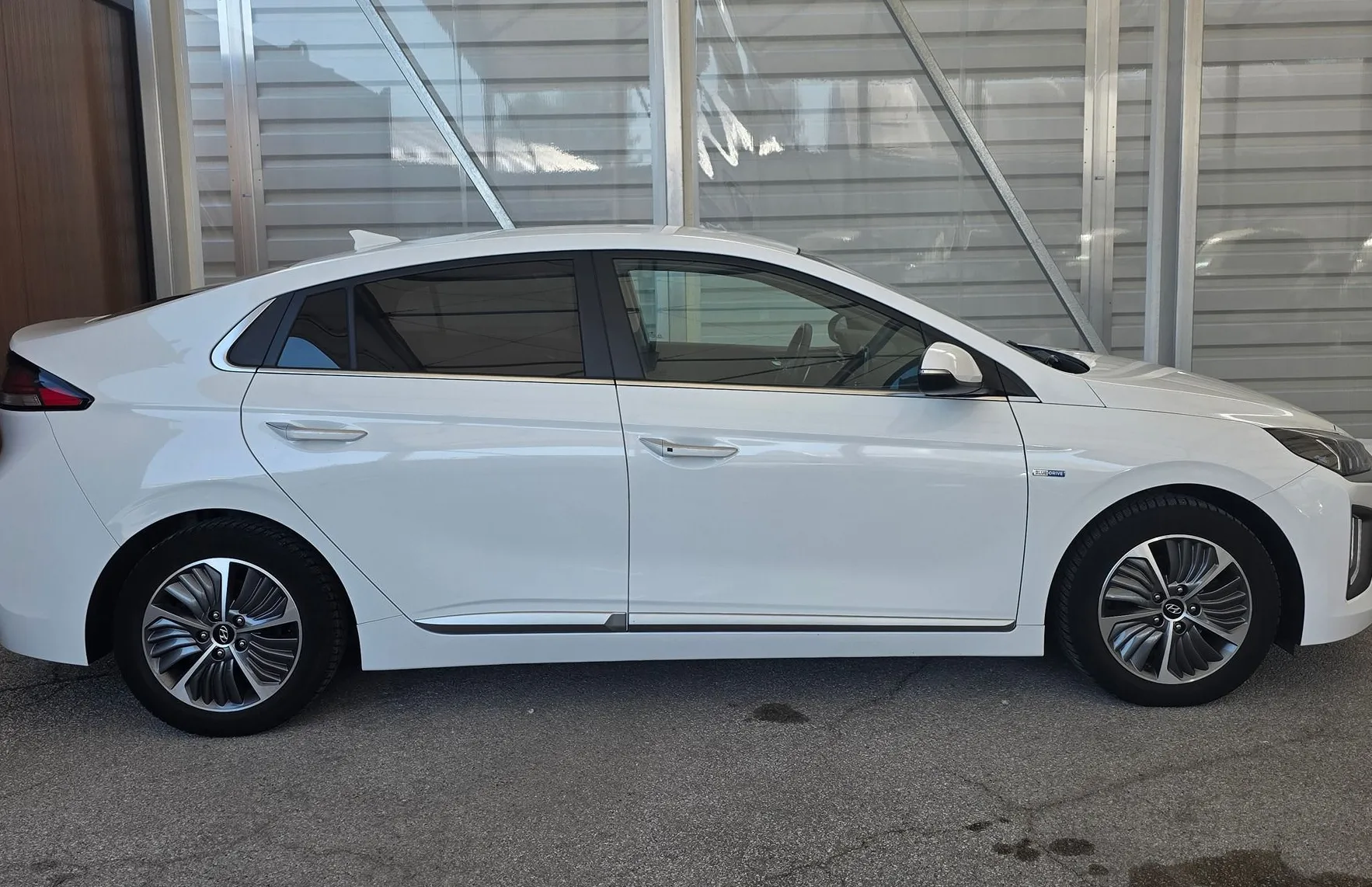 Zunanja slika - Hyundai Ioniq - - SLO-  LED - USNJE - KAMERA - MEMORY - FUL OPREMA - 5