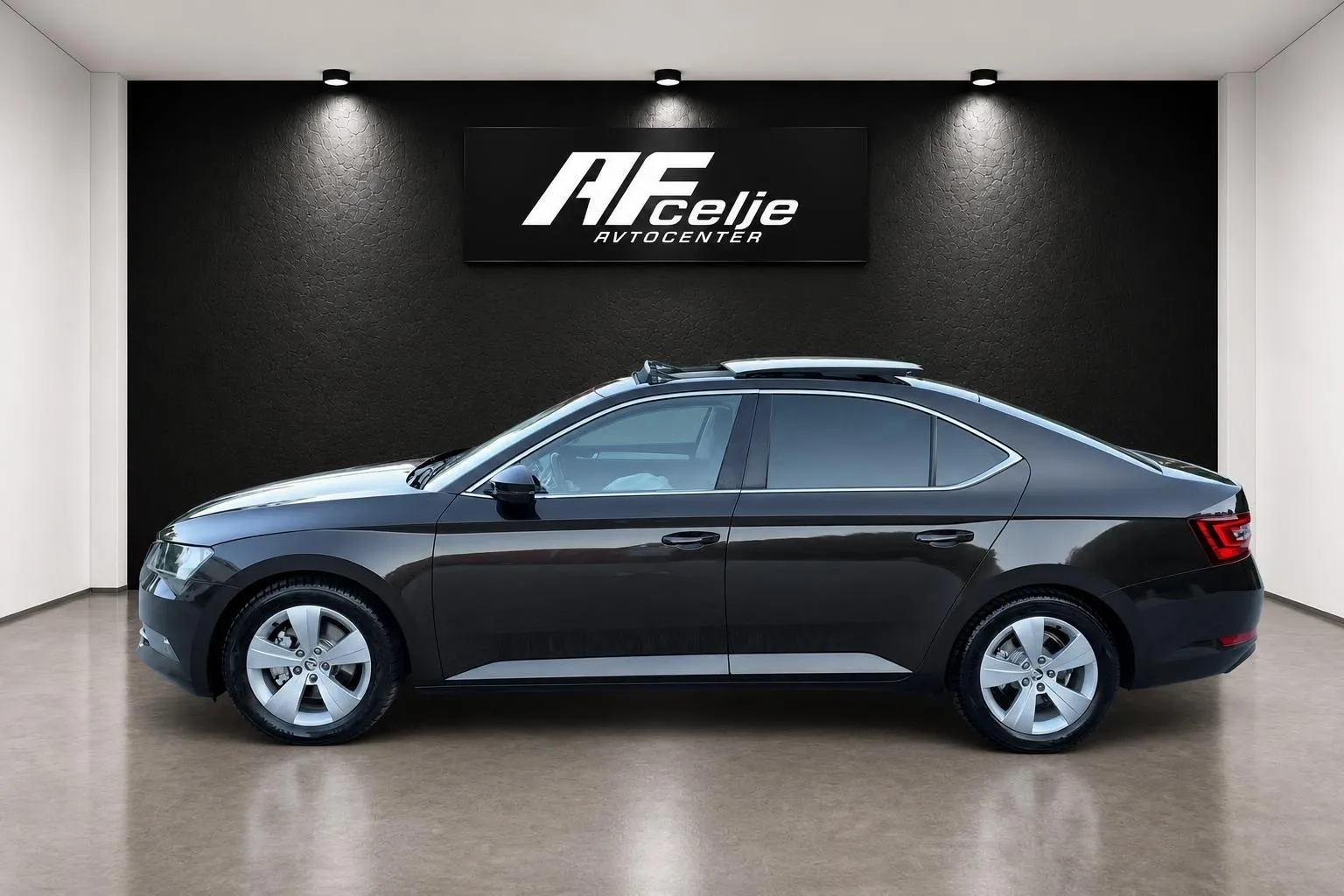 Zunanja slika - Škoda Superb - 2.0 TDI-PANORAMA-ACC-LIZING ZA TUJCE-PDC- - 6