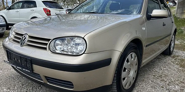 Zunanja slika - VW Golf - Comfortline 1.9 TDI 74 kW 4motion 4X4 - 1