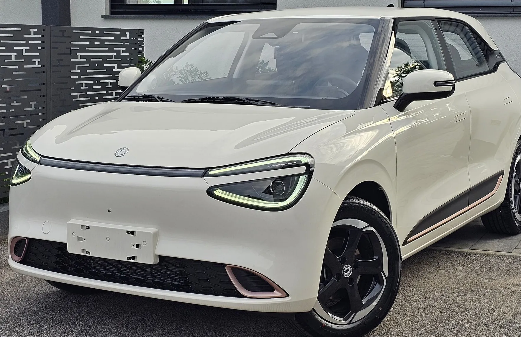 Zunanja slika - Dongfeng Box - E3 42.3 kWh 70 kW- 360KAM-LED- - 18