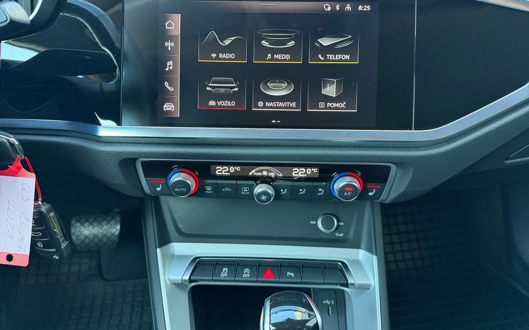 Notranja slika - Audi Q3 - 35 TFSI S line S tronic-SLO-Full LED-Gretje sedeže - 9