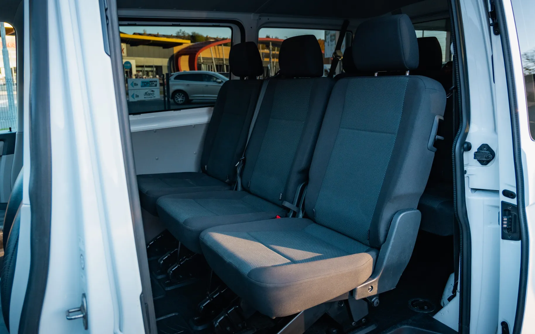 Notranja slika - Volkswagen Transporter - T6 Kombi 7+1 2.0 TDI - 6