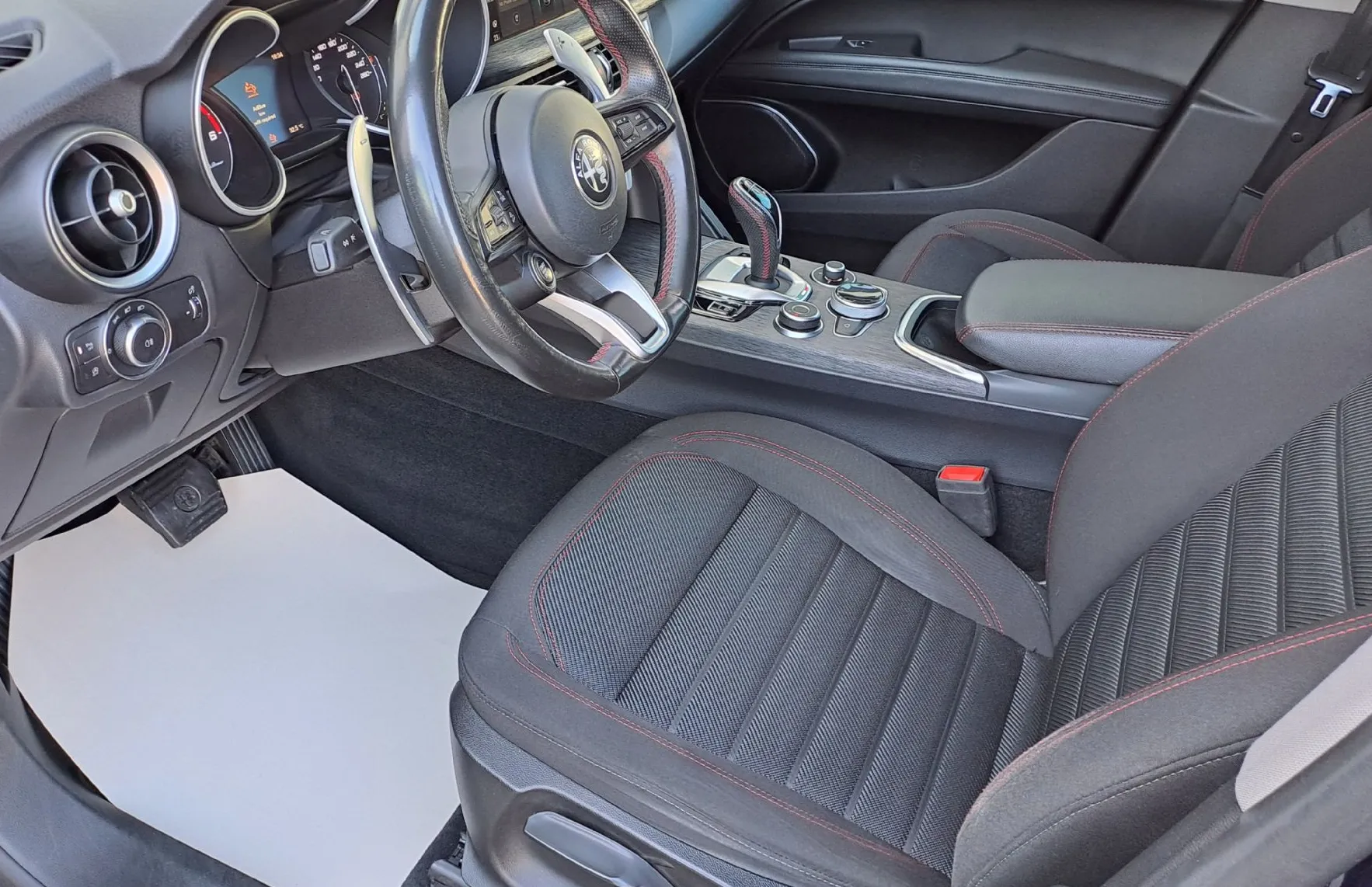 Zunanja slika - Alfa Romeo Stelvio - 2.2 Diesel  Avt .ROSSO EDIZIONE - 5