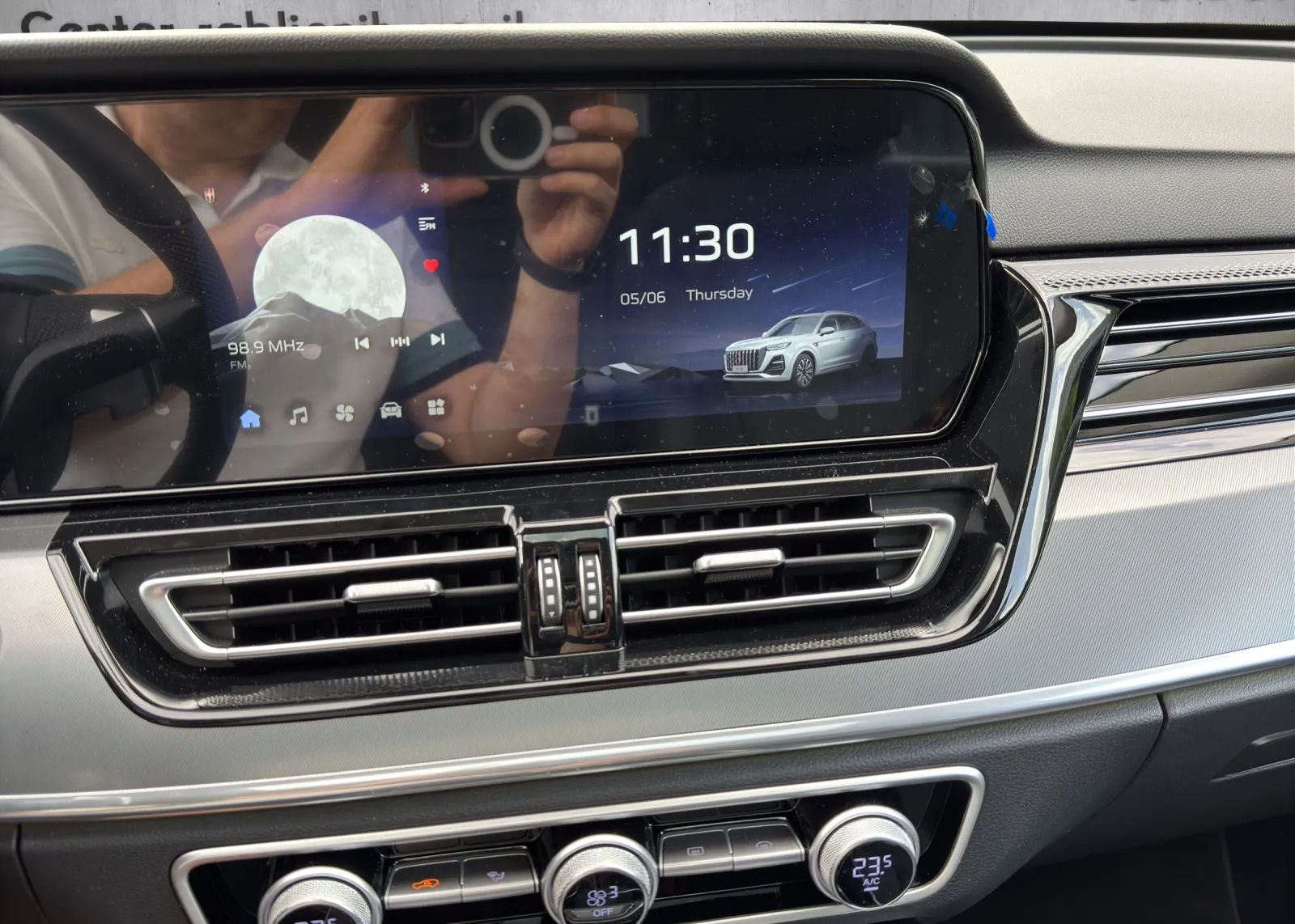 Zunanja slika - Hongqi HS5 - 2.0T AWD + PANORAMA +KEYLESS+ BLIS + 360 + GRETJE - 9