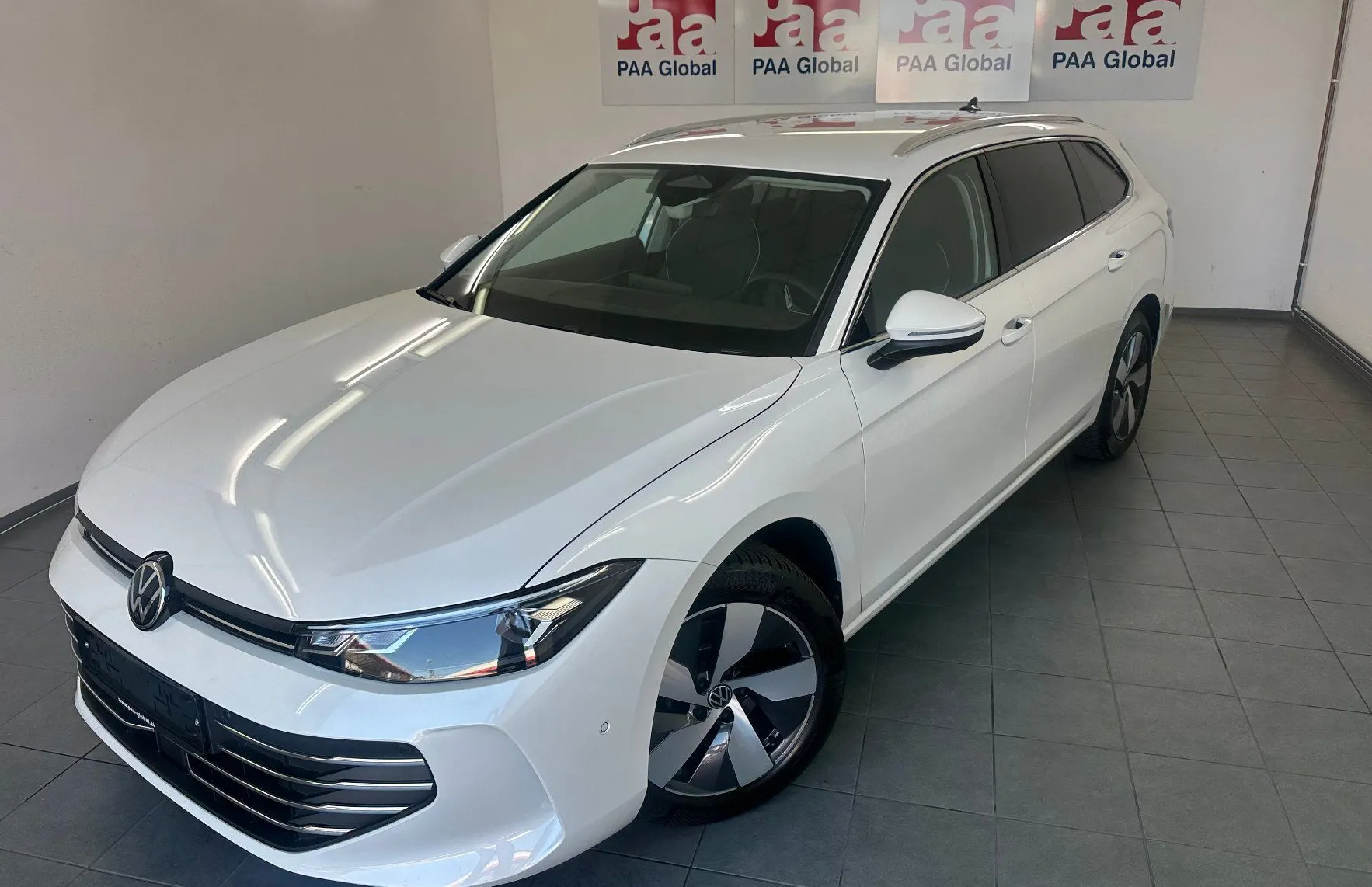 Zunanja slika - Volkswagen Passat - Variant 1.5 eTSI Business DSG.NEMŠKI.KLJUKA.KAMERA.LED.ACC - 1