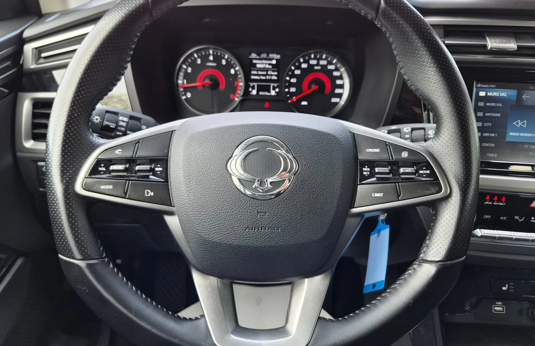 Zunanja slika - SsangYong Korando - 1.5 T-GDI Exclusive alu-pdc-kamera-usnje-gretje se - 13
