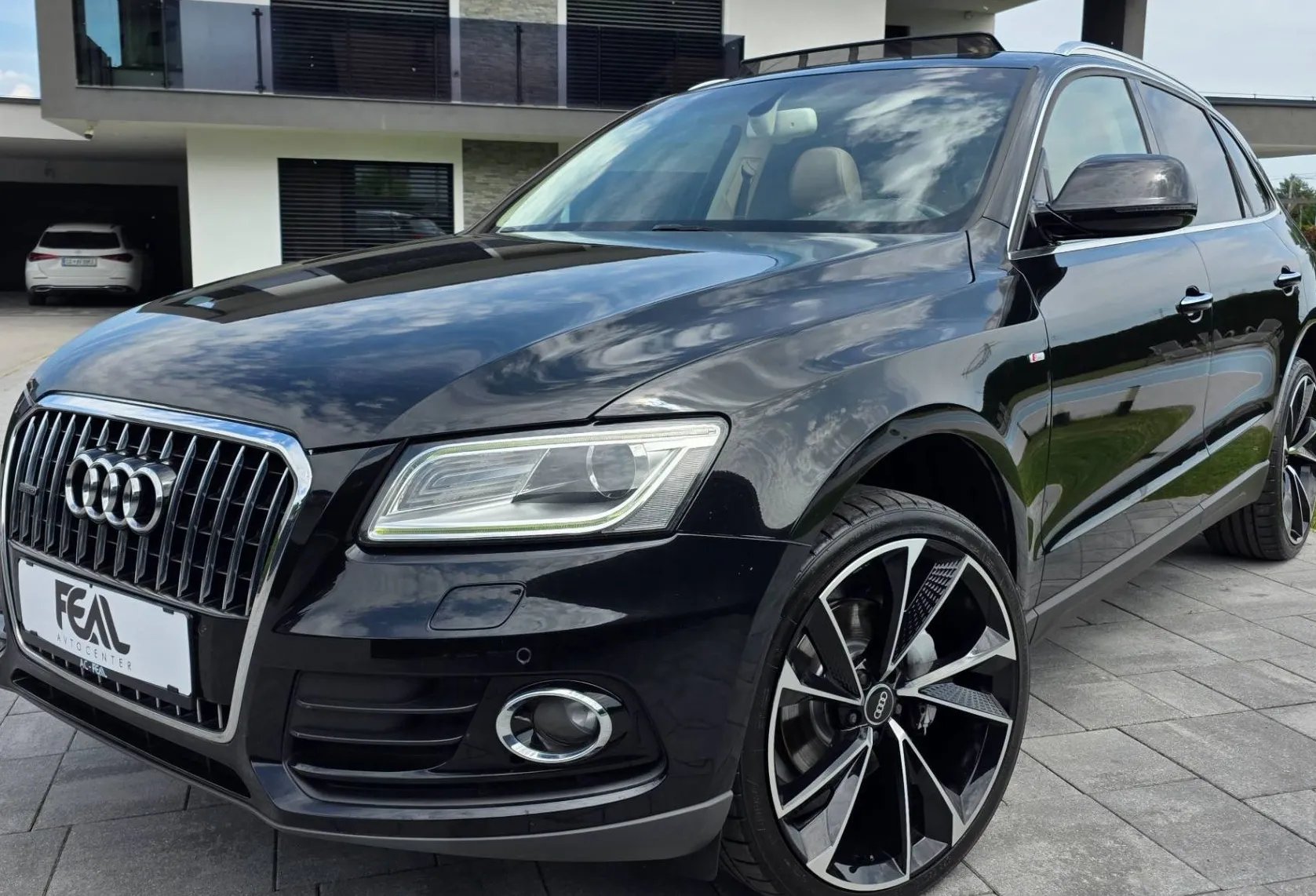 Zunanja slika - Audi Q5 - 2.0 TDI-Q-4X4-S LINE-AVT-PANORAMA-XENON-NAVI-USNJE- - 1