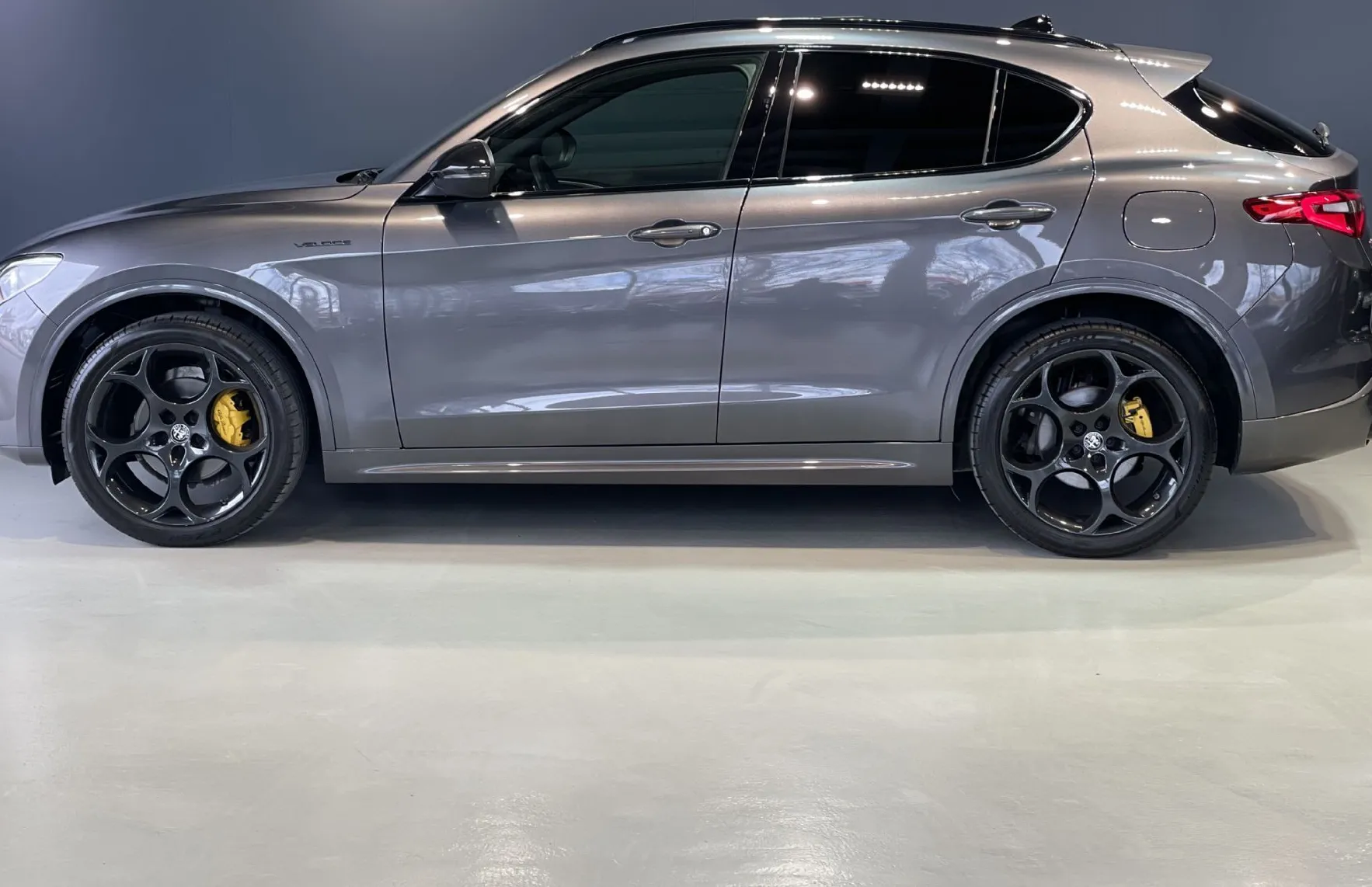 Zunanja slika - Alfa Romeo Stelvio - VELOCE-PANORAMA-KEYLESS-NAVI-USNJE-MEMORY-LED-ACC - 5