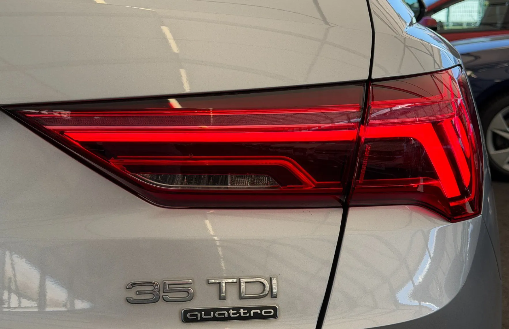 Zunanja slika - Audi Q3 - Advanced 35 TDI S-TRONIC QUATTRO - KAMERA - LED- - 5