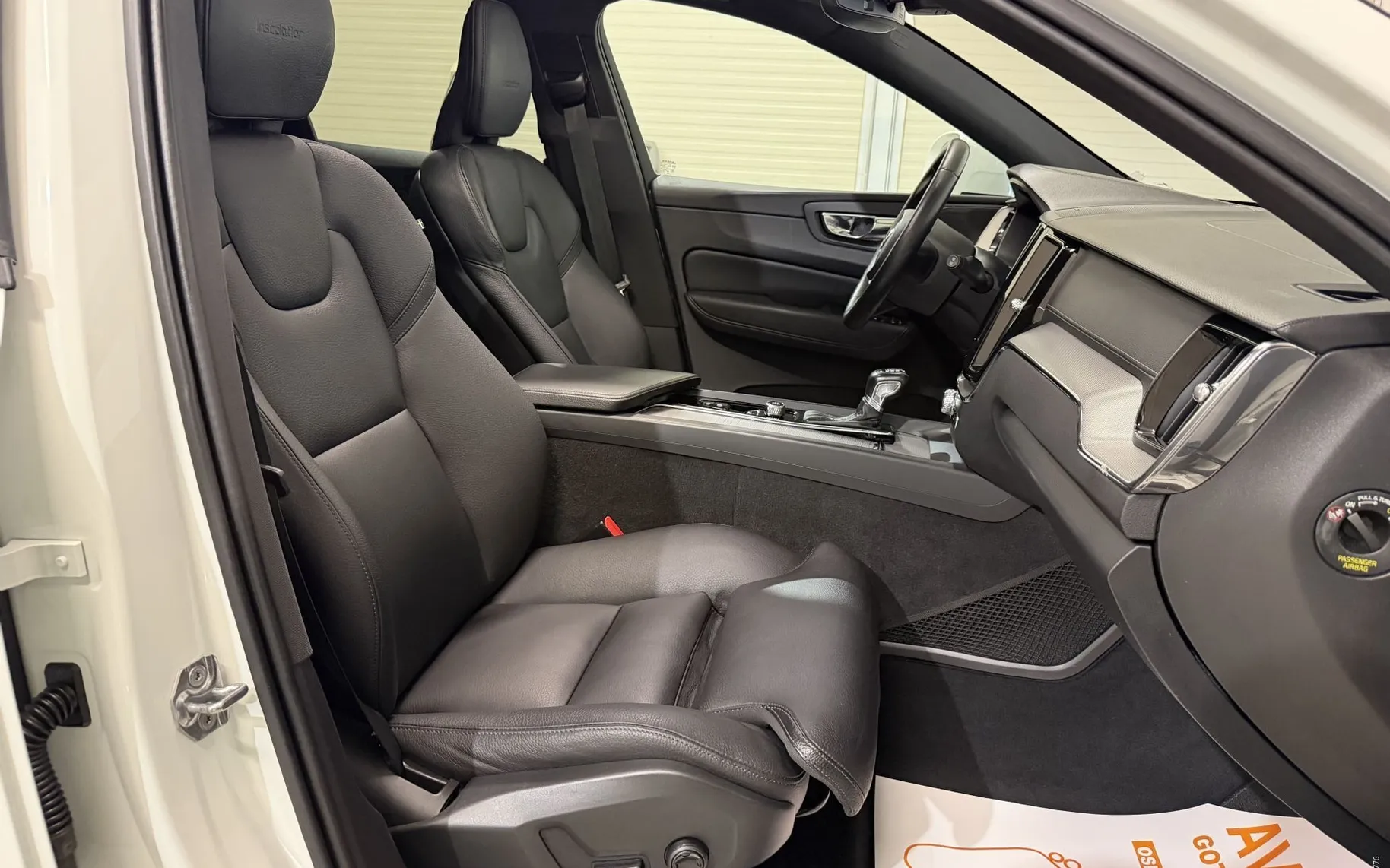 Notranja slika - Volvo XC60 - D4 4X4-INSCRIPTION-VIRTUAL-PANORAMA-KAMERA-HEAD UP - 12