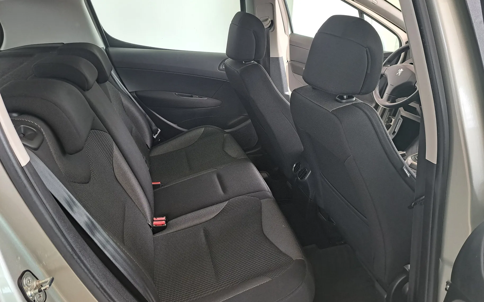 Zunanja slika - Peugeot 308 - 1.6 16V 5 VRAT-SLOV.POREKLO-ODLIČEN-KOT NOV - 4