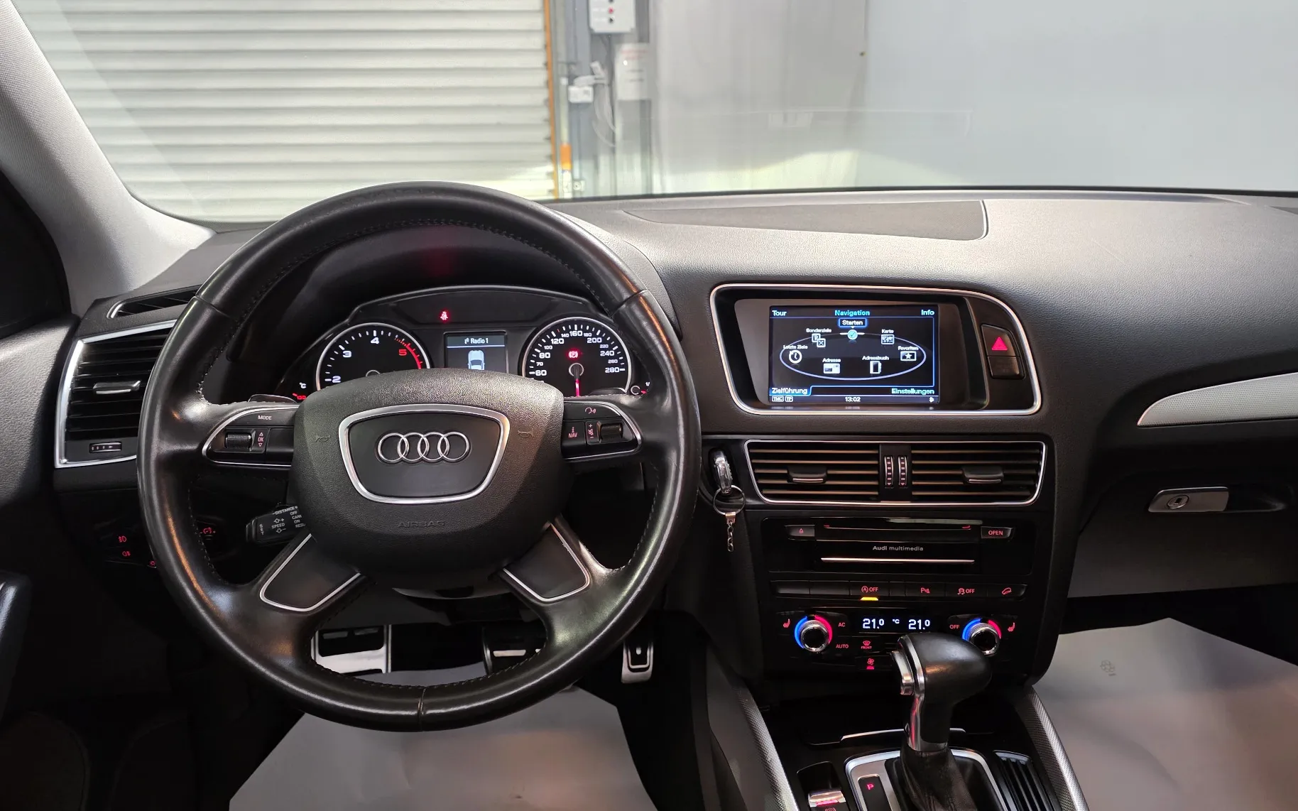 Zunanja slika - Audi Q5 - quattro 2,0 TDI S-tronic SLINE 130kW ACC WEBASTO KLJUKA - 10