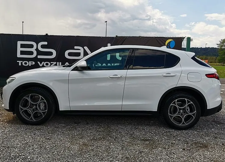 Zunanja slika - Alfa Romeo Stelvio - 2.2 Multijet Q4 SuperSPRINT LE 84575KM KOT NOVA - 4