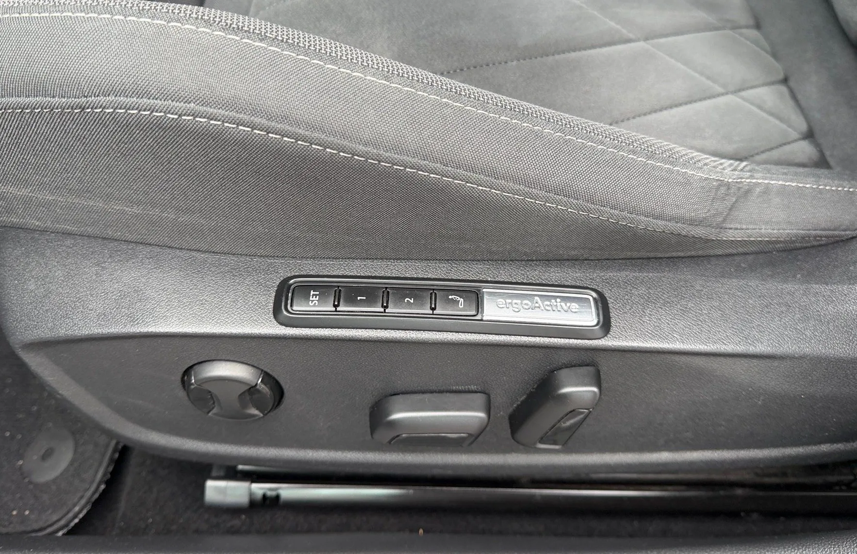 Zunanja slika - VW Golf - Variant 2.0 TDI BMT Life DSG-ACC-LED-Vlečna kljuka-Masaža - 14