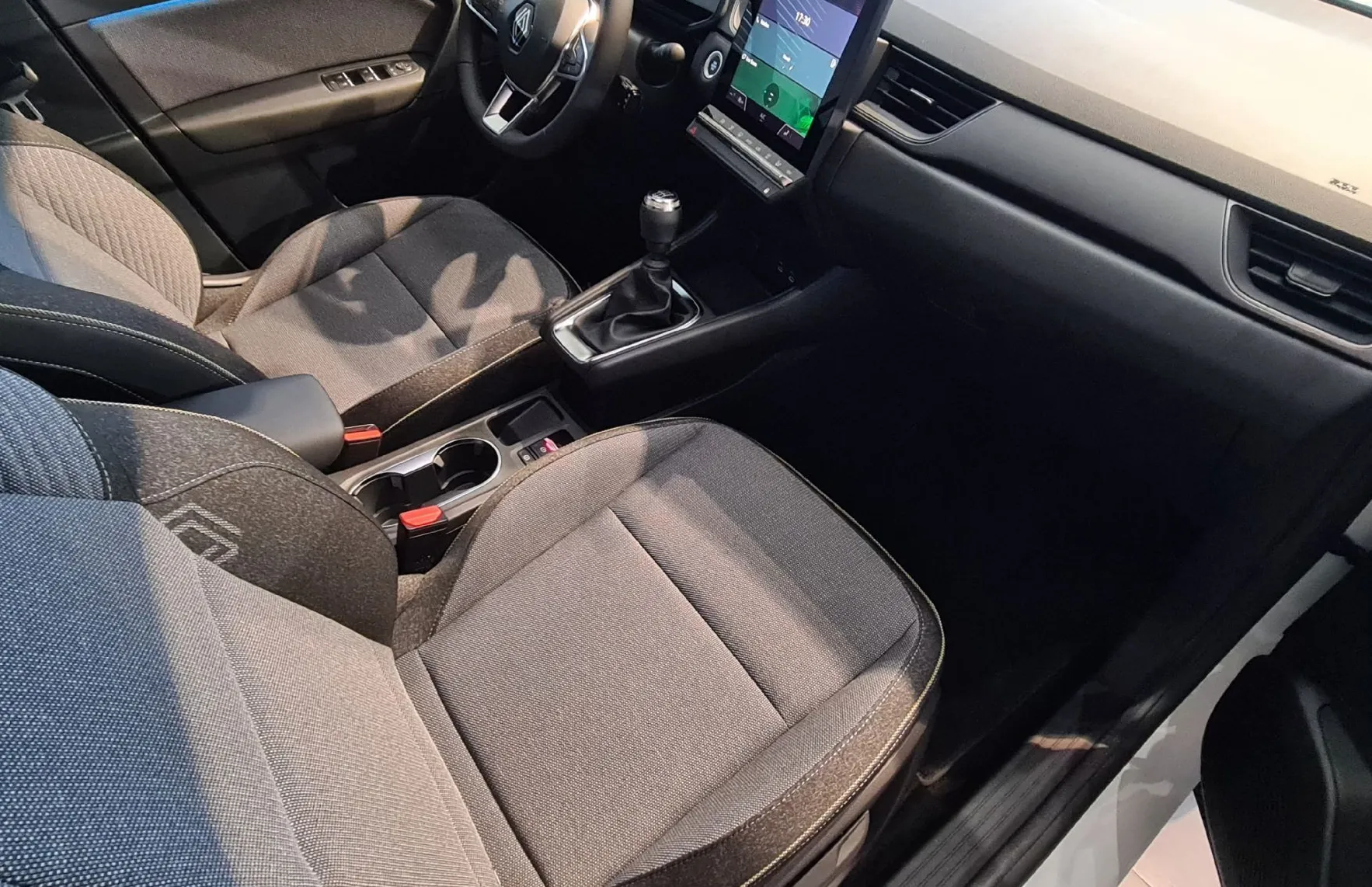 Zunanja slika - Renault Captur - TCe 140 techno - 15
