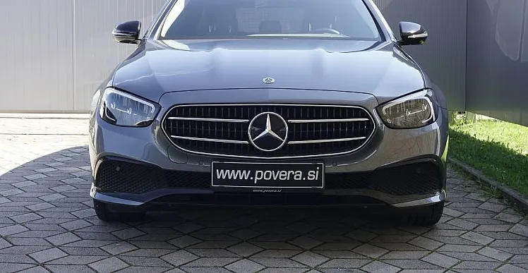 Zunanja slika - Mercedes-Benz E-Razred - E 220 d T Avangarde+ LED+NAVI+18 COL ALU +PRIKLOP+ - 2