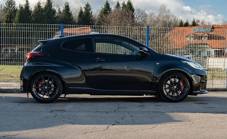 Zunanja slika - Toyota GR Yaris - 1.6 TURBO GR-FOUR 4WD KW Gewinde Akrapovič Kletka - 4