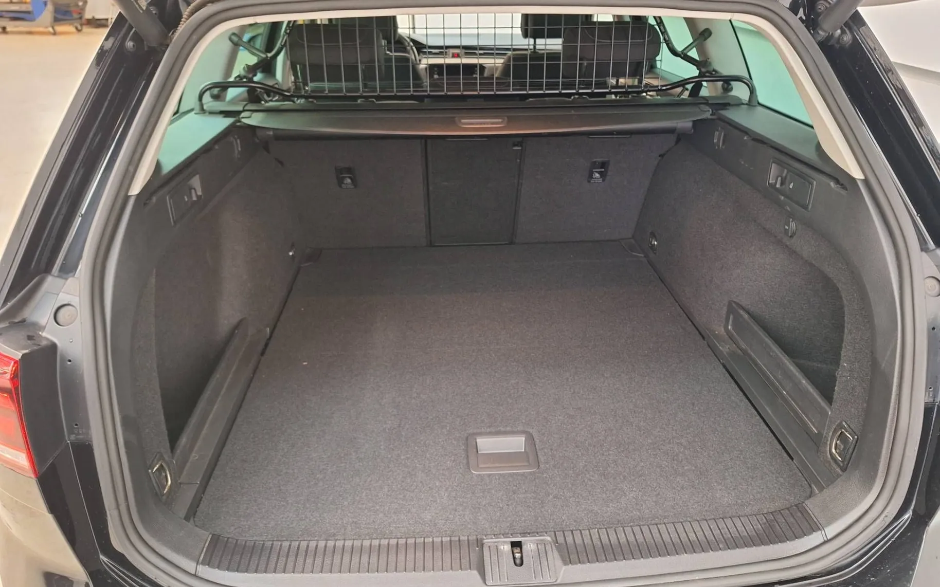 Notranja slika - Volkswagen Passat Variant - 2.0 TDI BMT SCR Business DSG 110kW - 11