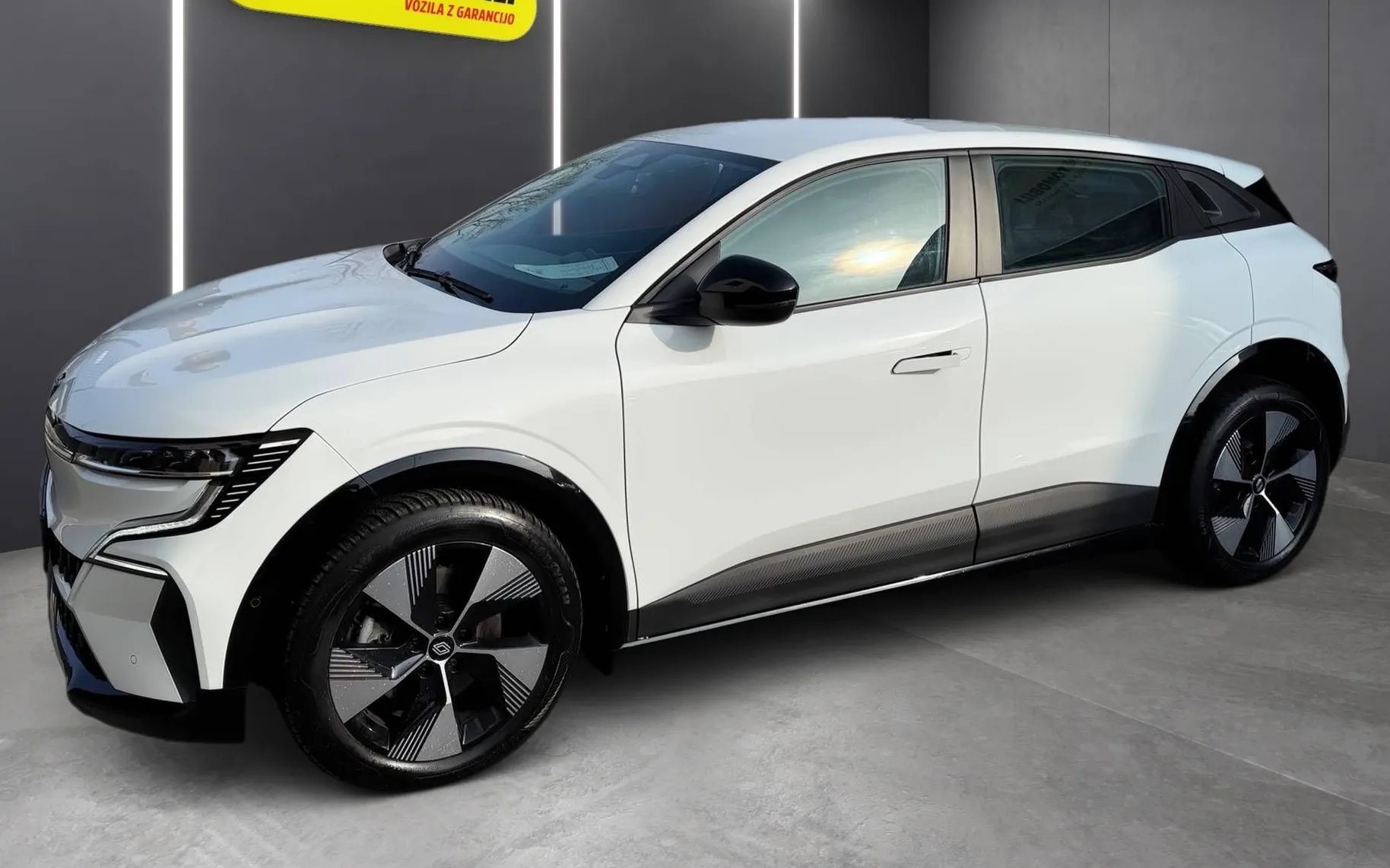 Zunanja slika - Renault Megane E-tech - equilibre EV40 96kW  SUBVENCIJA 3000 EUR ... - 3