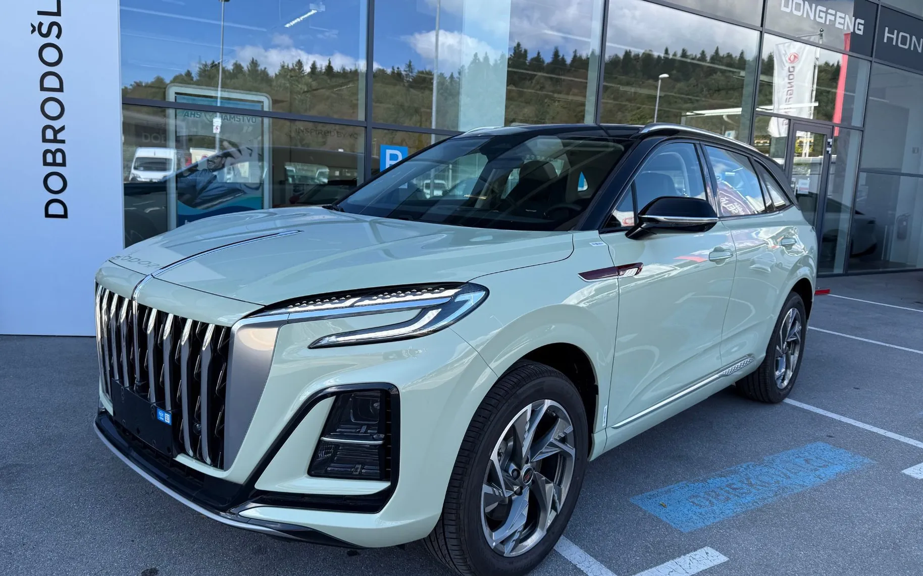 Zunanja slika - Hongqi HS3 - 1.5T + PANORAMA + 360KAMERA + NOVO NA TRGU - 1