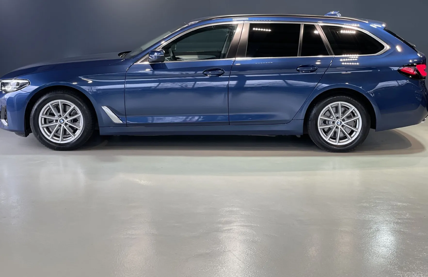 Zunanja slika - BMW Serija 5 - Touring: 1.LASTNIK-BUSINESS-RADAR-NAVI-MEMORY-USNJE - 5