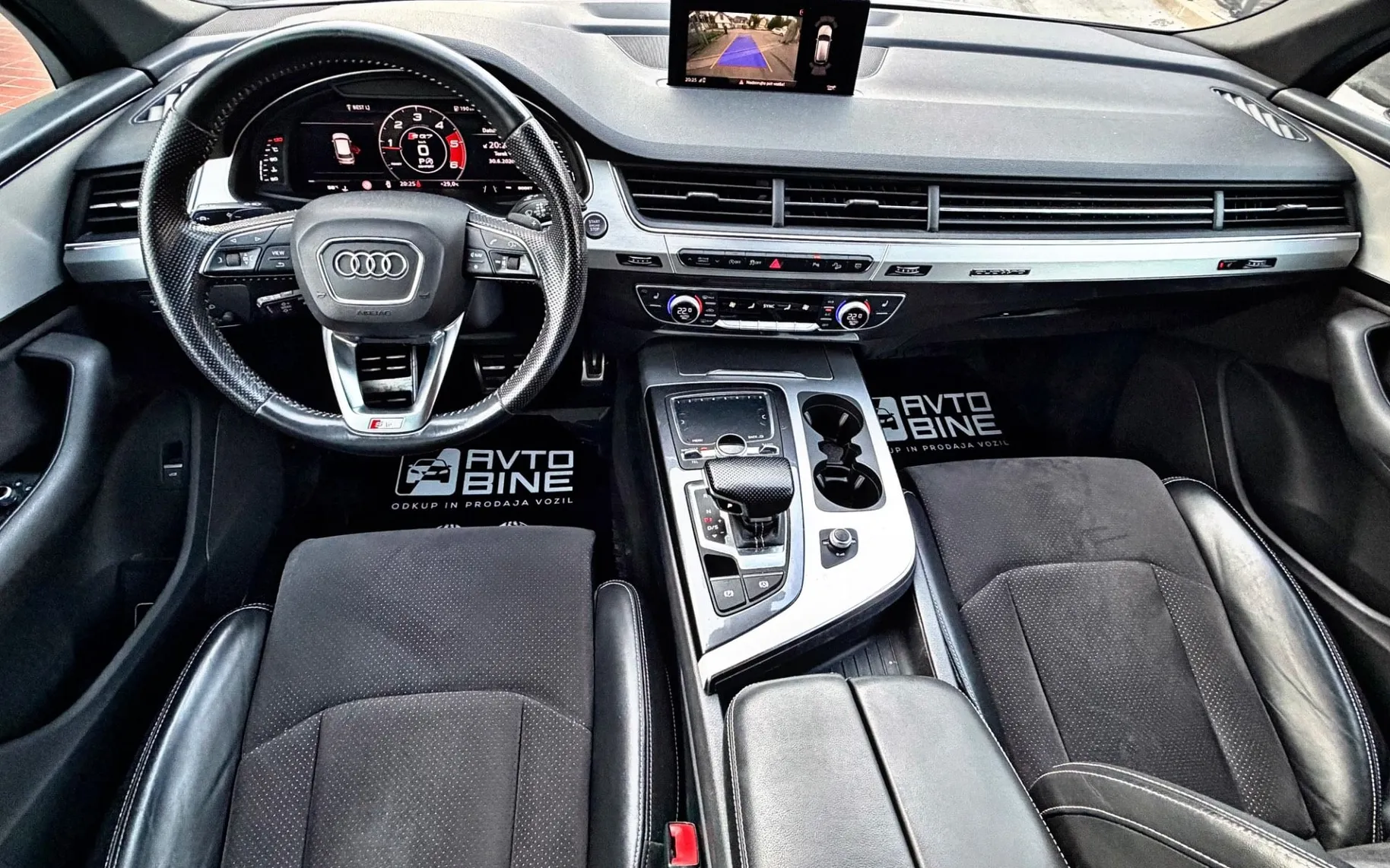 Notranja slika - Audi Q7 - 3.0TDI•QUATTRO•S LINE•ZRAČNO•7SEDEŽEV•21COL... - 10