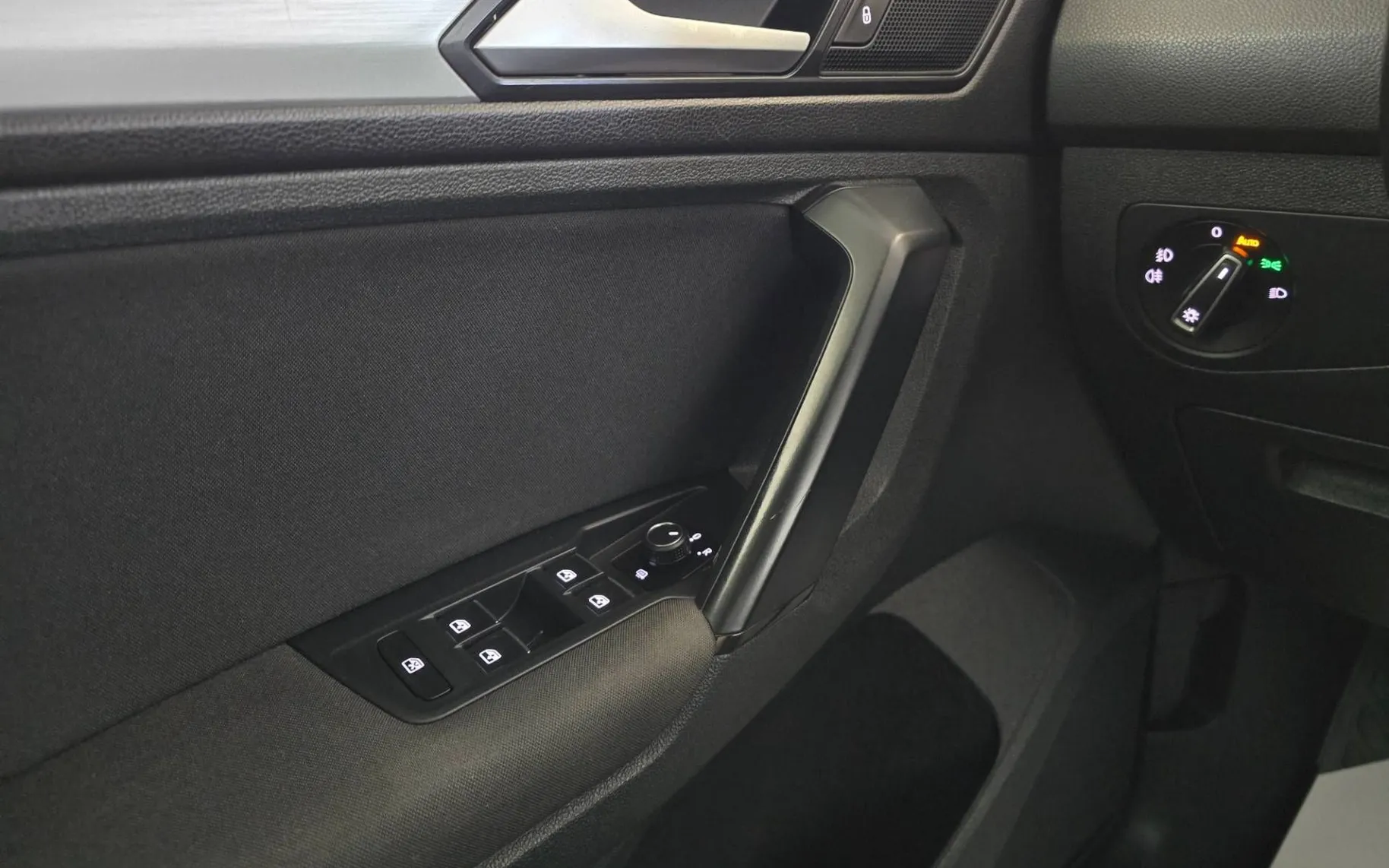 Notranja slika - Volkswagen Tiguan - 2.0 TDI BMT Comfortline - FULL LED.navi.kamera.ACC - 18