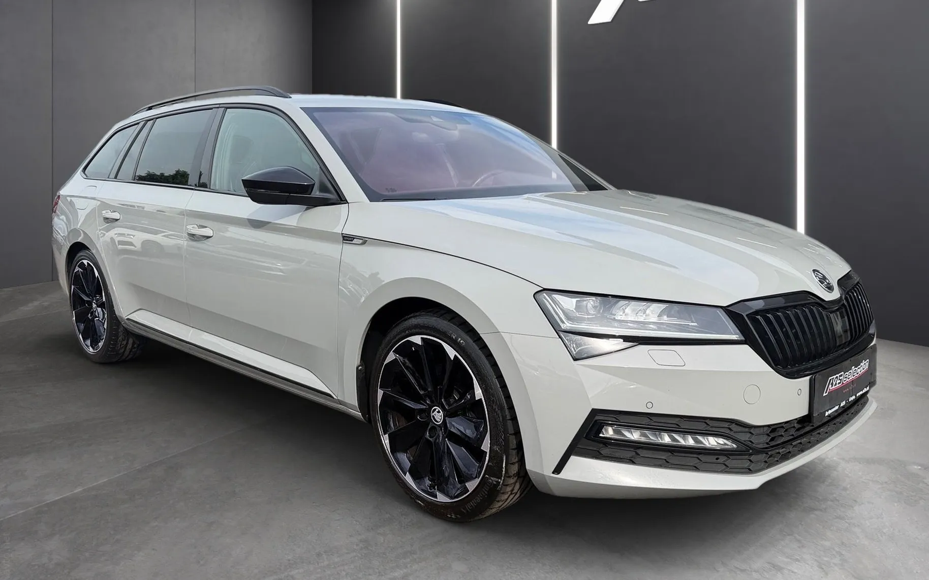 Zunanja slika - Škoda Superb - Combi 2.0 TDI Sportline DSG-19 col-Matrix-Canton - 2