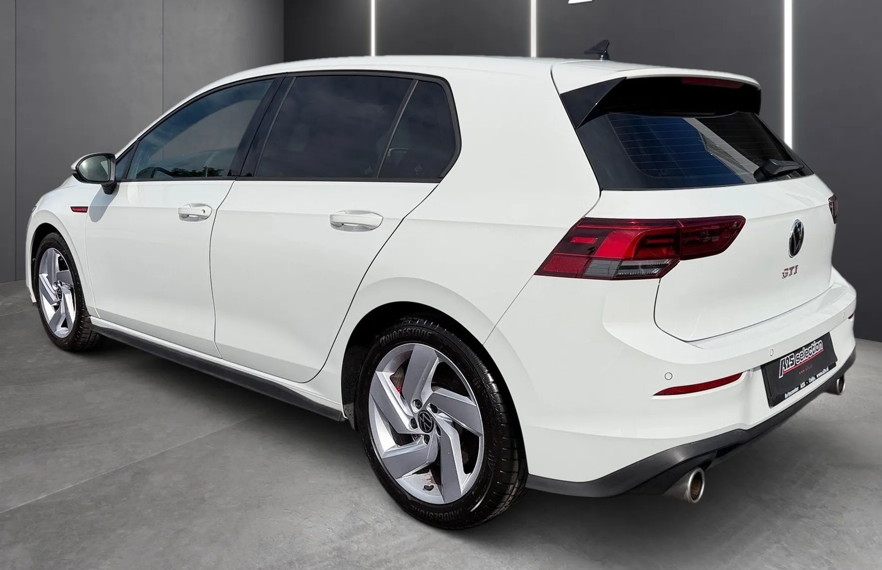 Zunanja slika - VW Golf - 2.0 TSI GTI DSG-12.700km-AppConnect-Amb.osvetlitev - 4