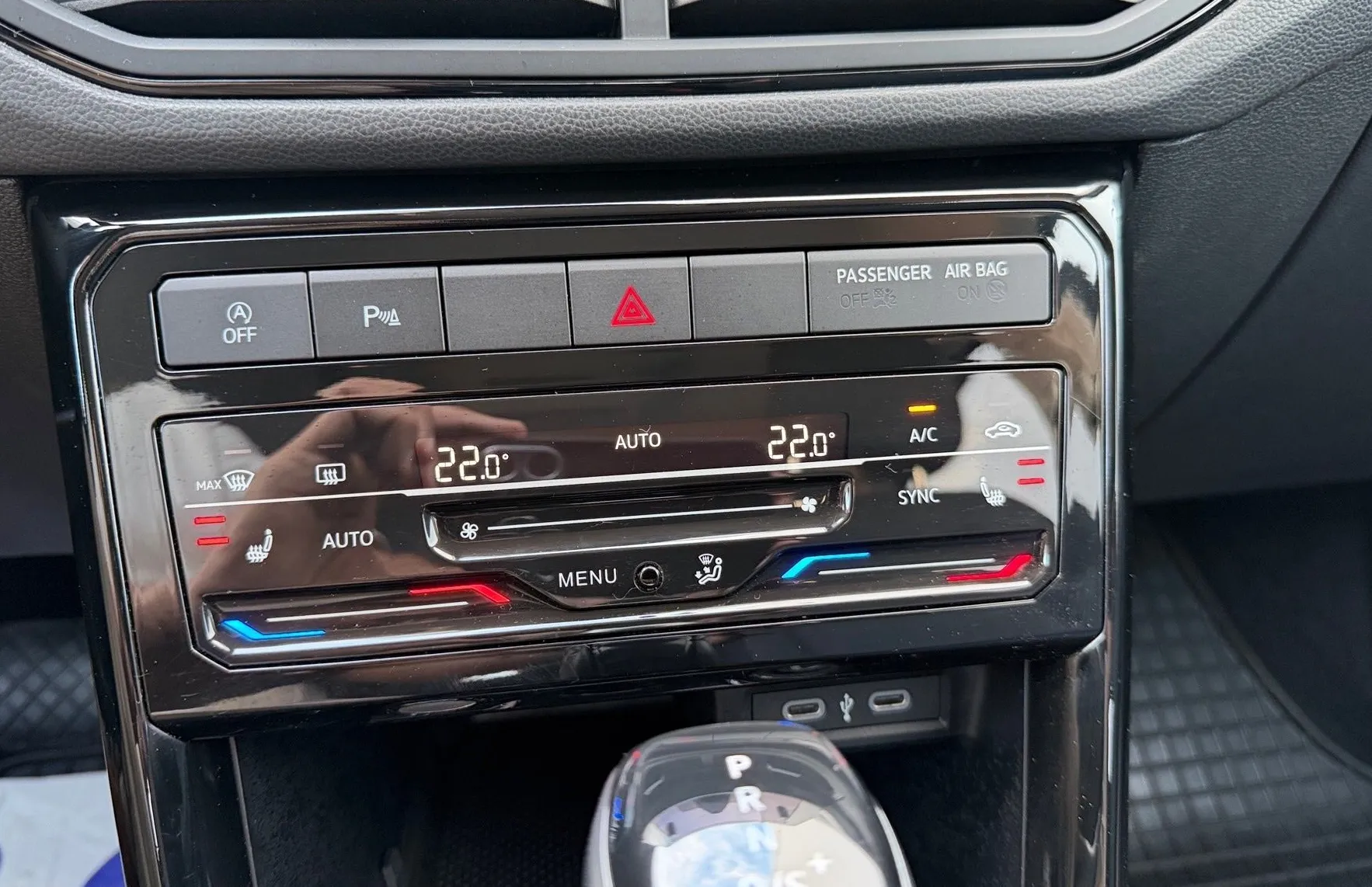 Zunanja slika - VW T-Cross - 1.0 TSI BMT 4All DSG-SLO-LED-PDC-Kamera-AppConnect - 18