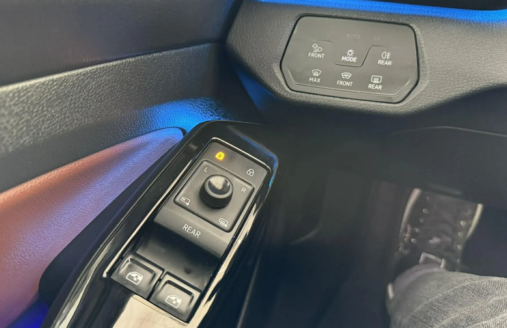 Zunanja slika - VW ID.4 - Pro Performance  77 kWh +4ALU.NAVI.ACC.LED.KAMERA. - 7