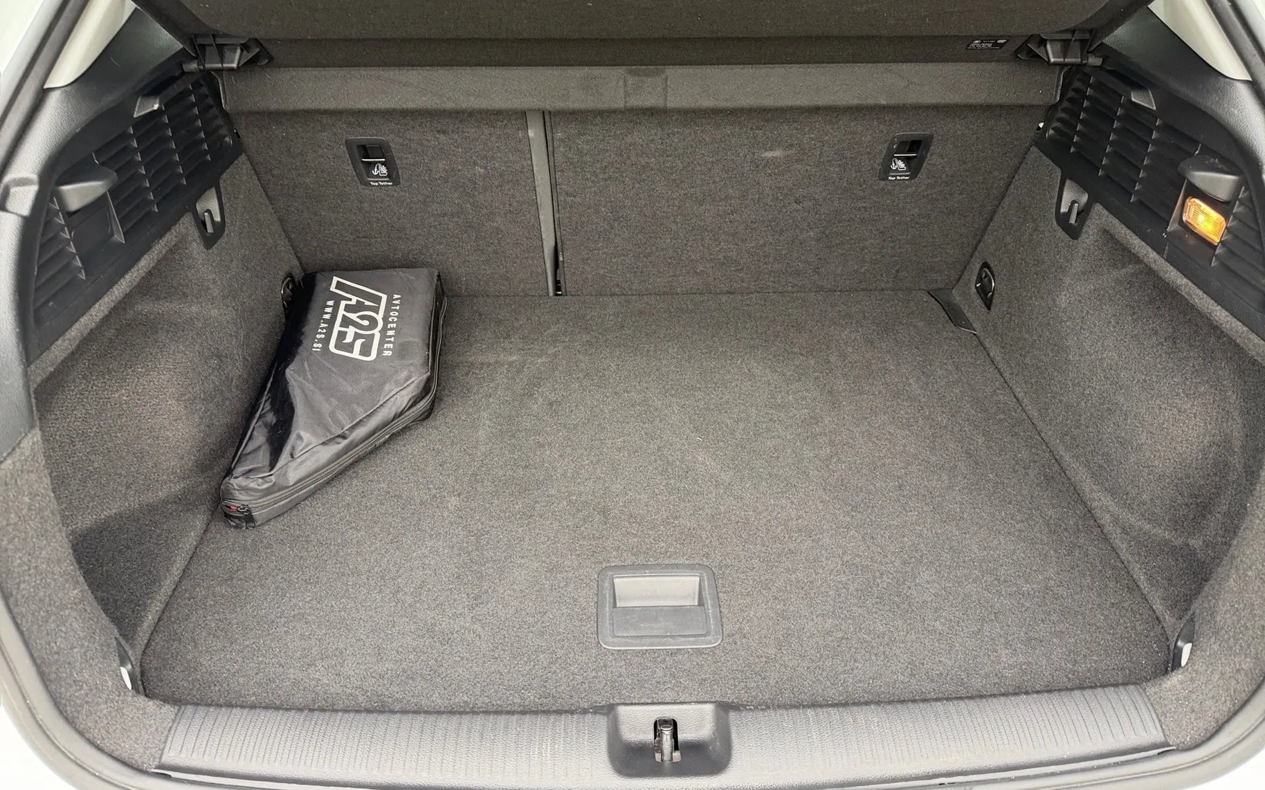 Notranja slika - Audi Q2 - 1.6 TDI S-Line  SLO - 1.Lastnik - 11
