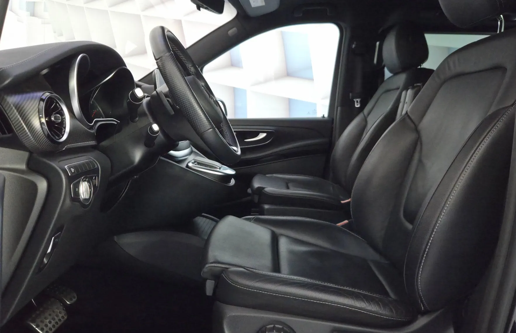 Zunanja slika - Mercedes-Benz V-Razred - V 300 d Avt-KAM360-BURMESTER-2X DRSNA-LED - 12