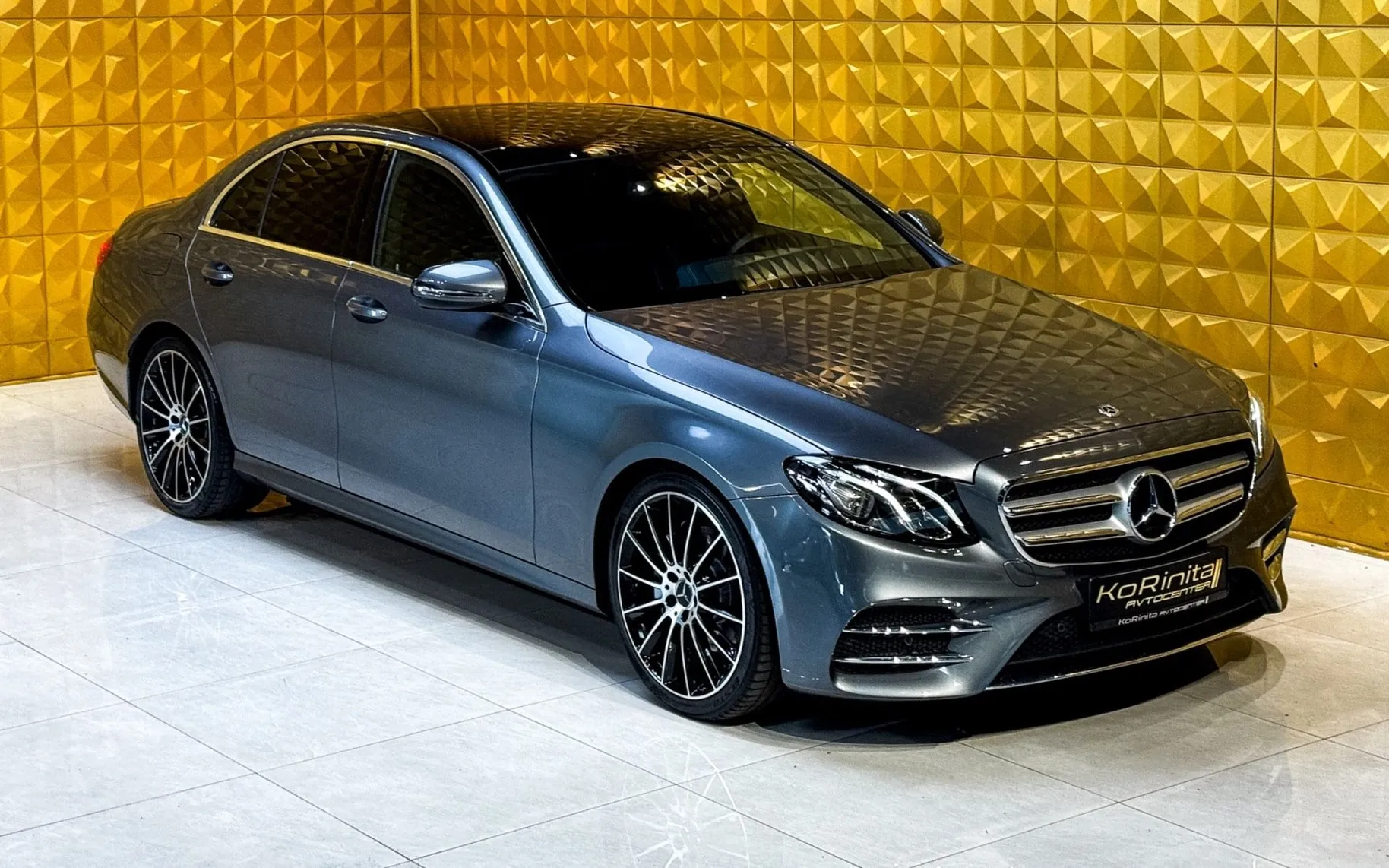 Zunanja slika - Mercedes-Benz E-Razred - E200d AMG Line-PANO-KAMERA-GRETJE-AMBI... - 2